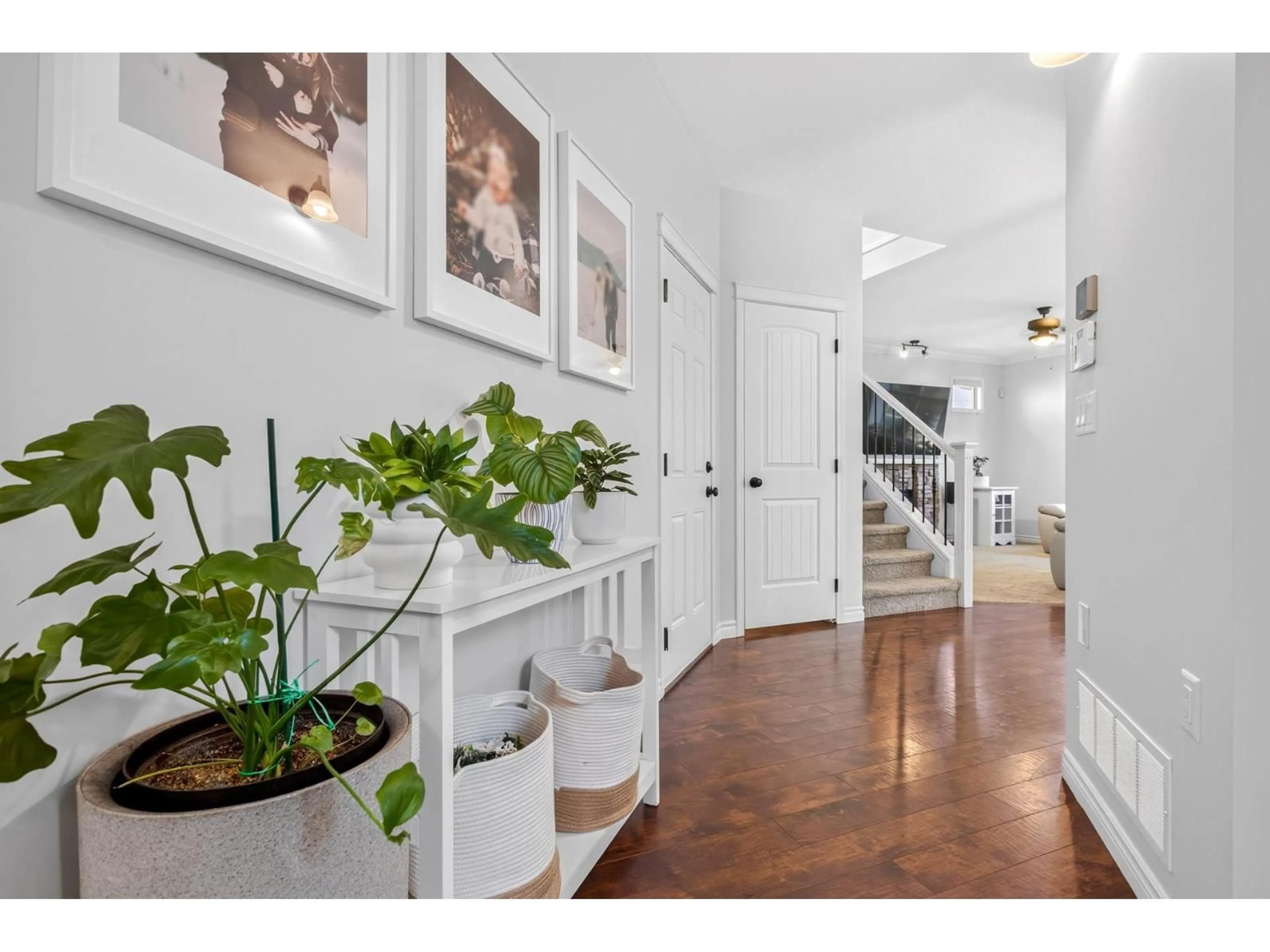 Indoor entryway for 34 - 36169 LOWER SUMAS MOUNTAIN ROAD, Abbotsford British Columbia V3G0B5