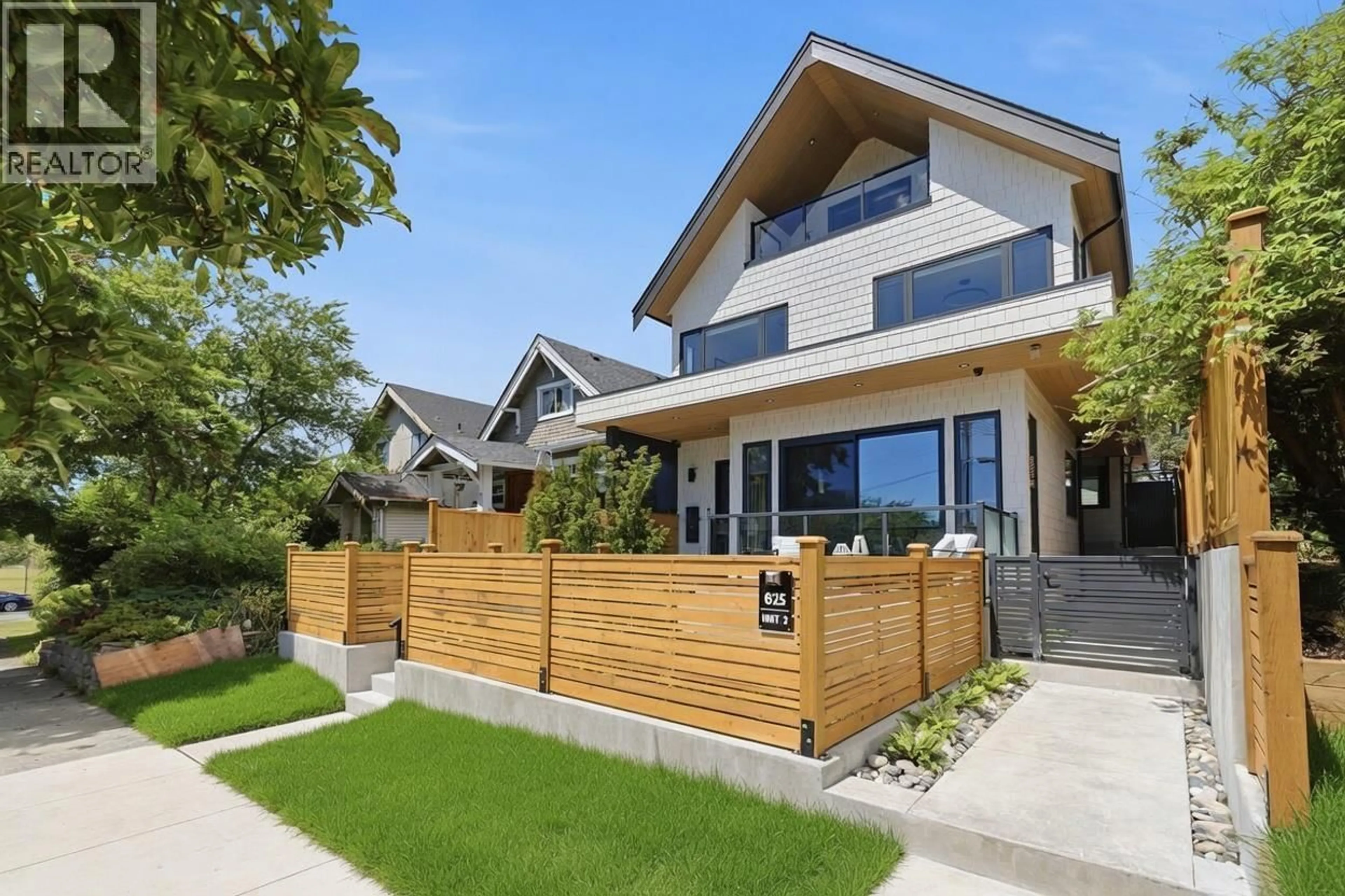 Home with brick exterior material, street for 1 - 625 24TH AVENUE, Vancouver British Columbia V5V2A3