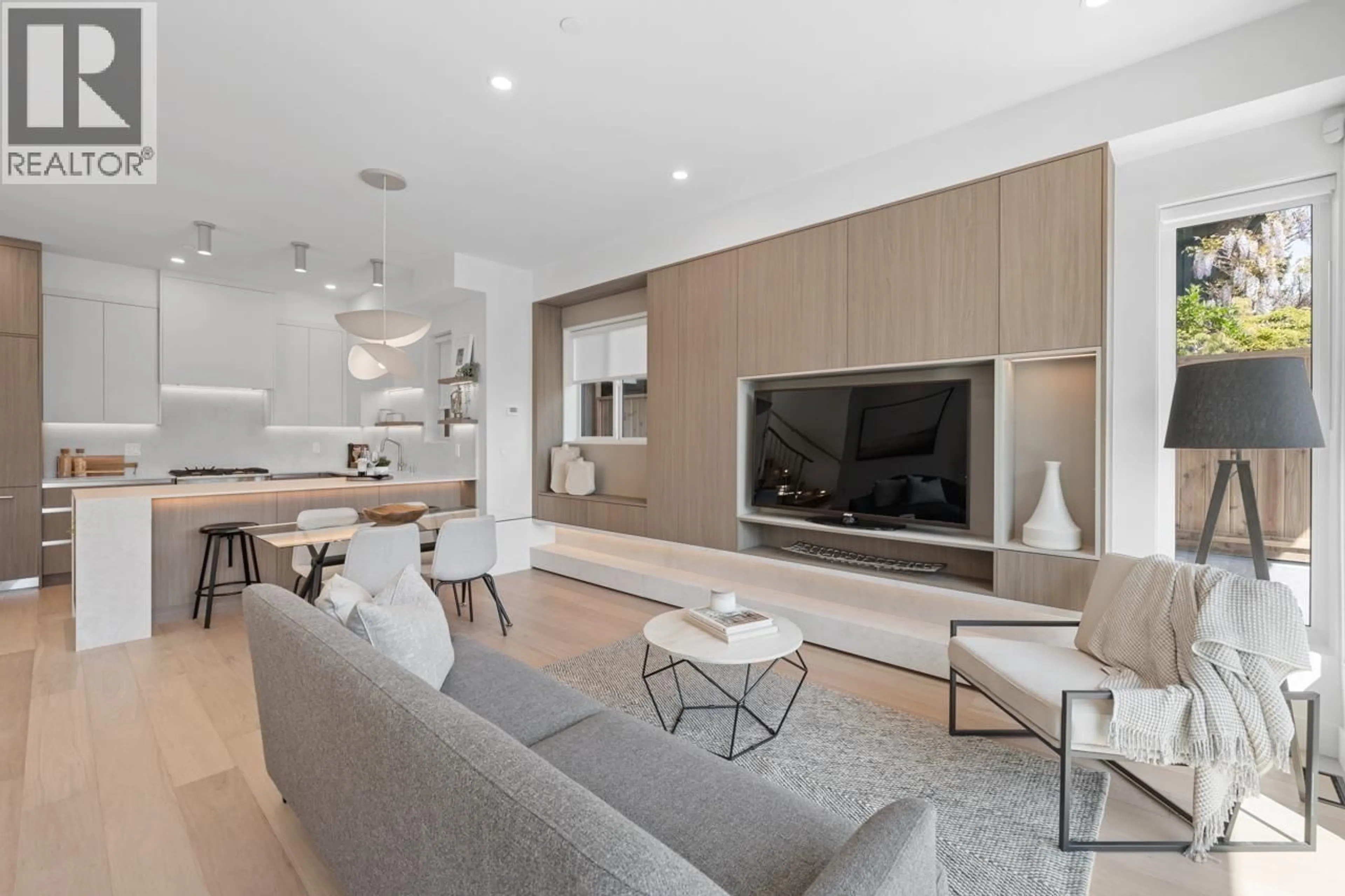 Living room with furniture, unknown for 1 - 625 24TH AVENUE, Vancouver British Columbia V5V2A3