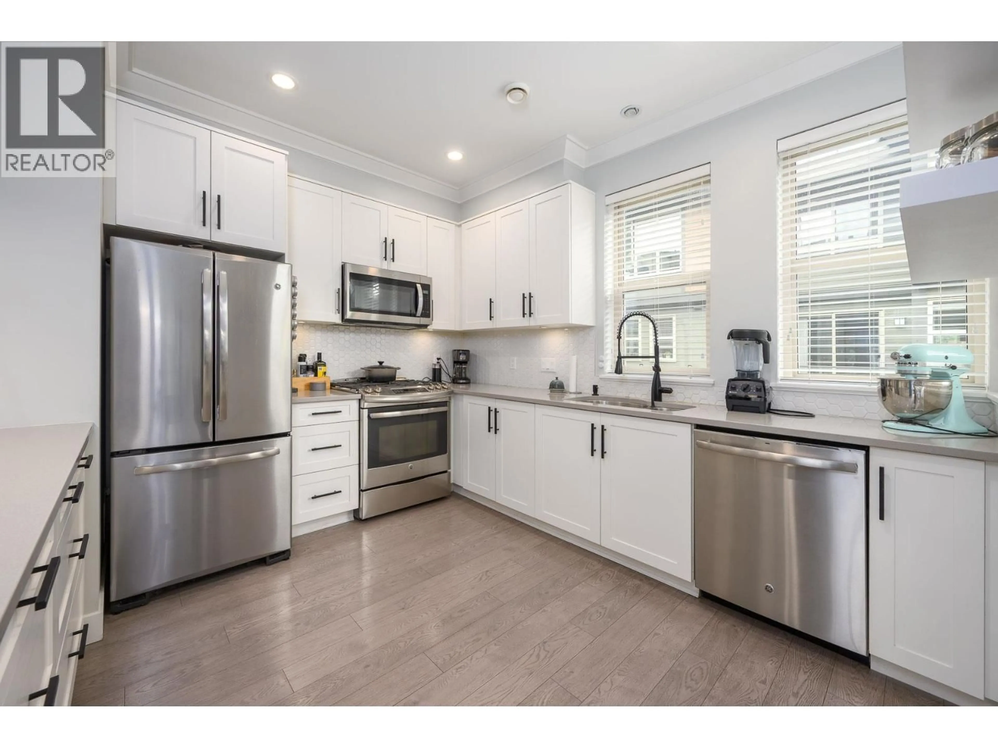 Open concept kitchen, ceramic/tile floor for 20 - 757 ORWELL STREET, North Vancouver British Columbia V7J3K6
