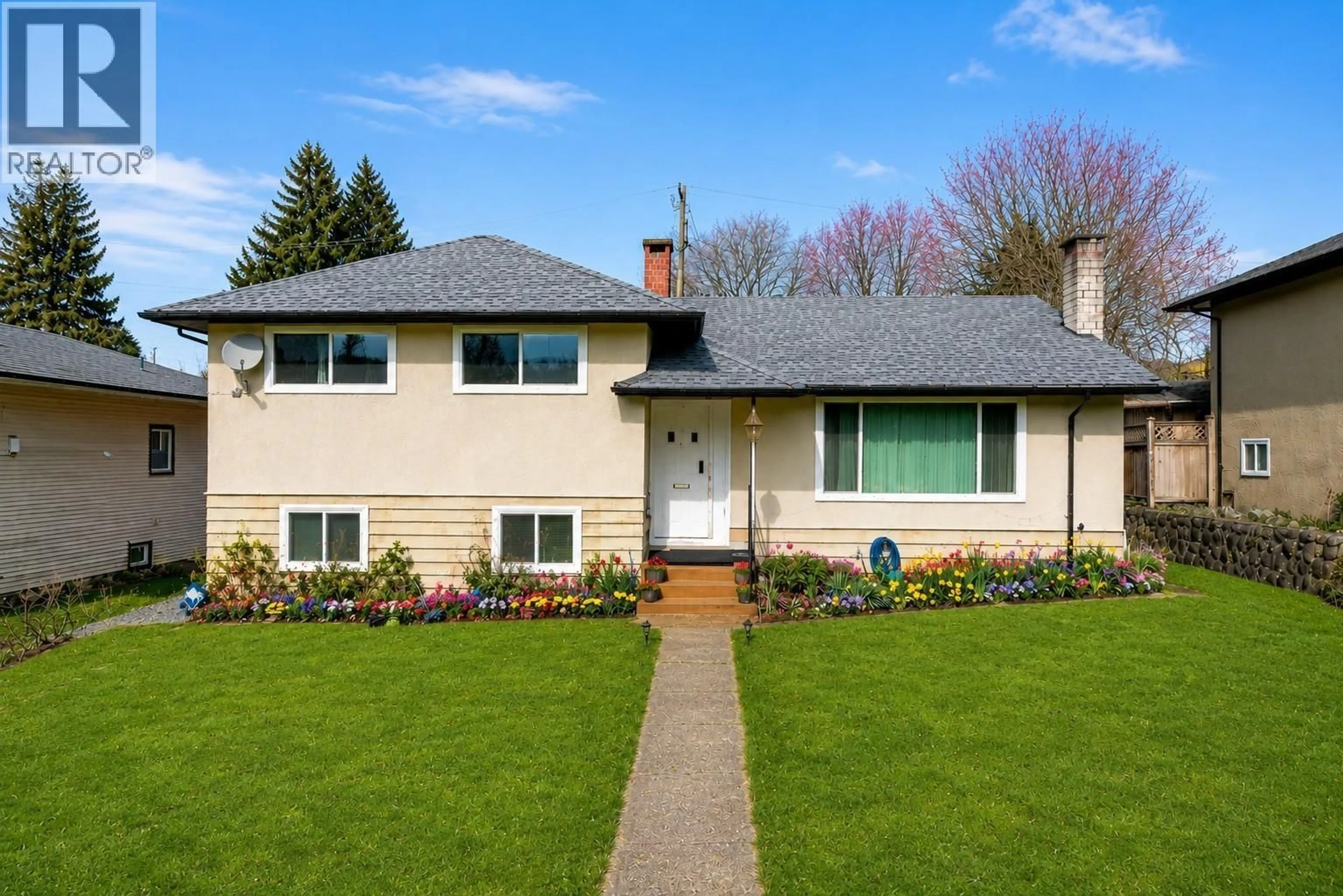 Home with vinyl exterior material, street for 9645 DAVID DRIVE, Burnaby British Columbia V3J1H2