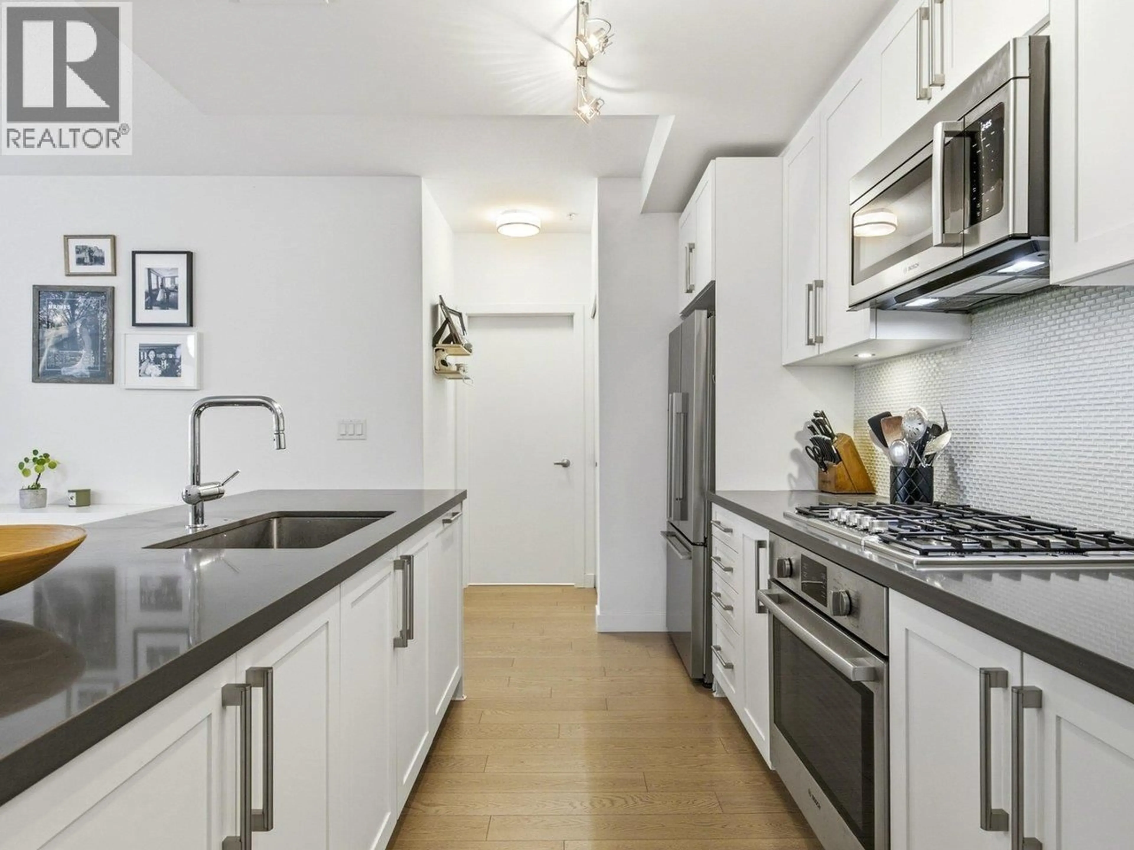 Standard kitchen, unknown for 210 - 10177 RIVER DRIVE, Richmond British Columbia V6X0S2