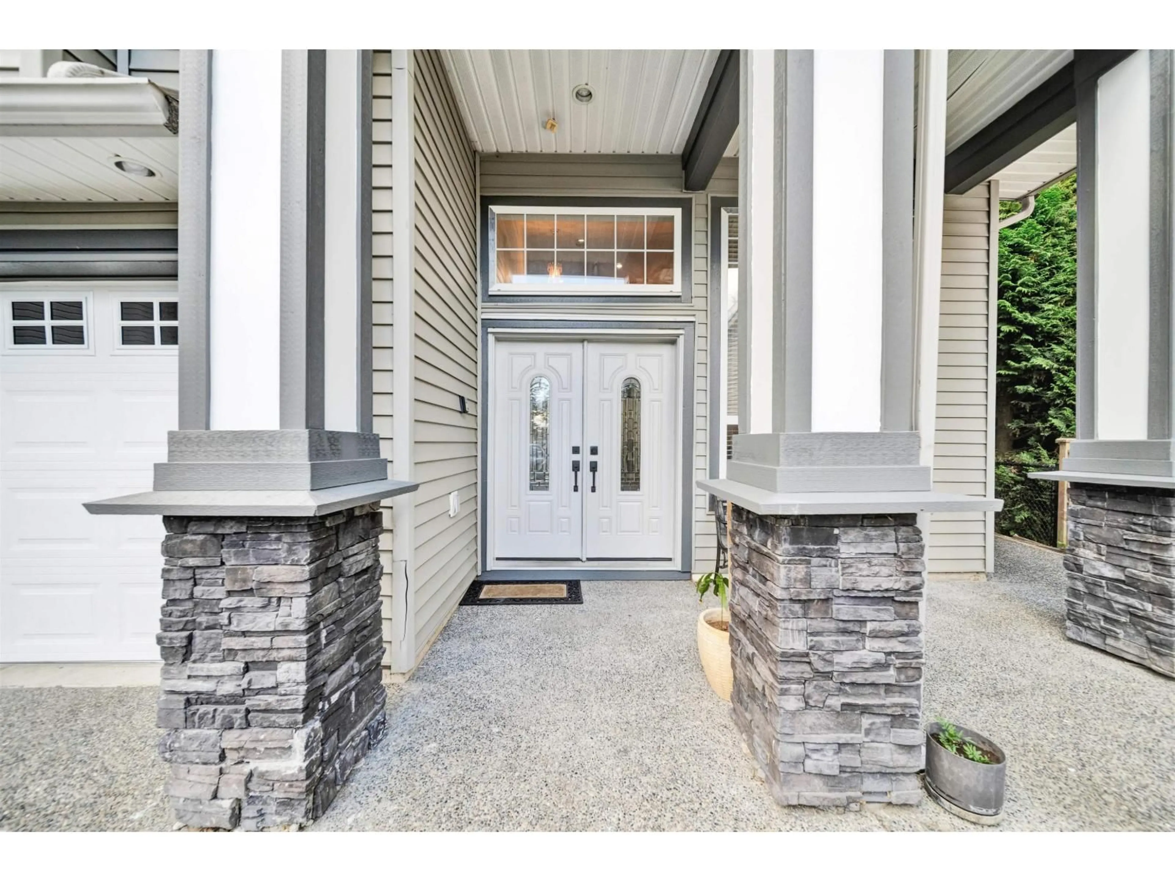 Indoor entryway for 3295 273 STREET, Langley British Columbia V4W3H9