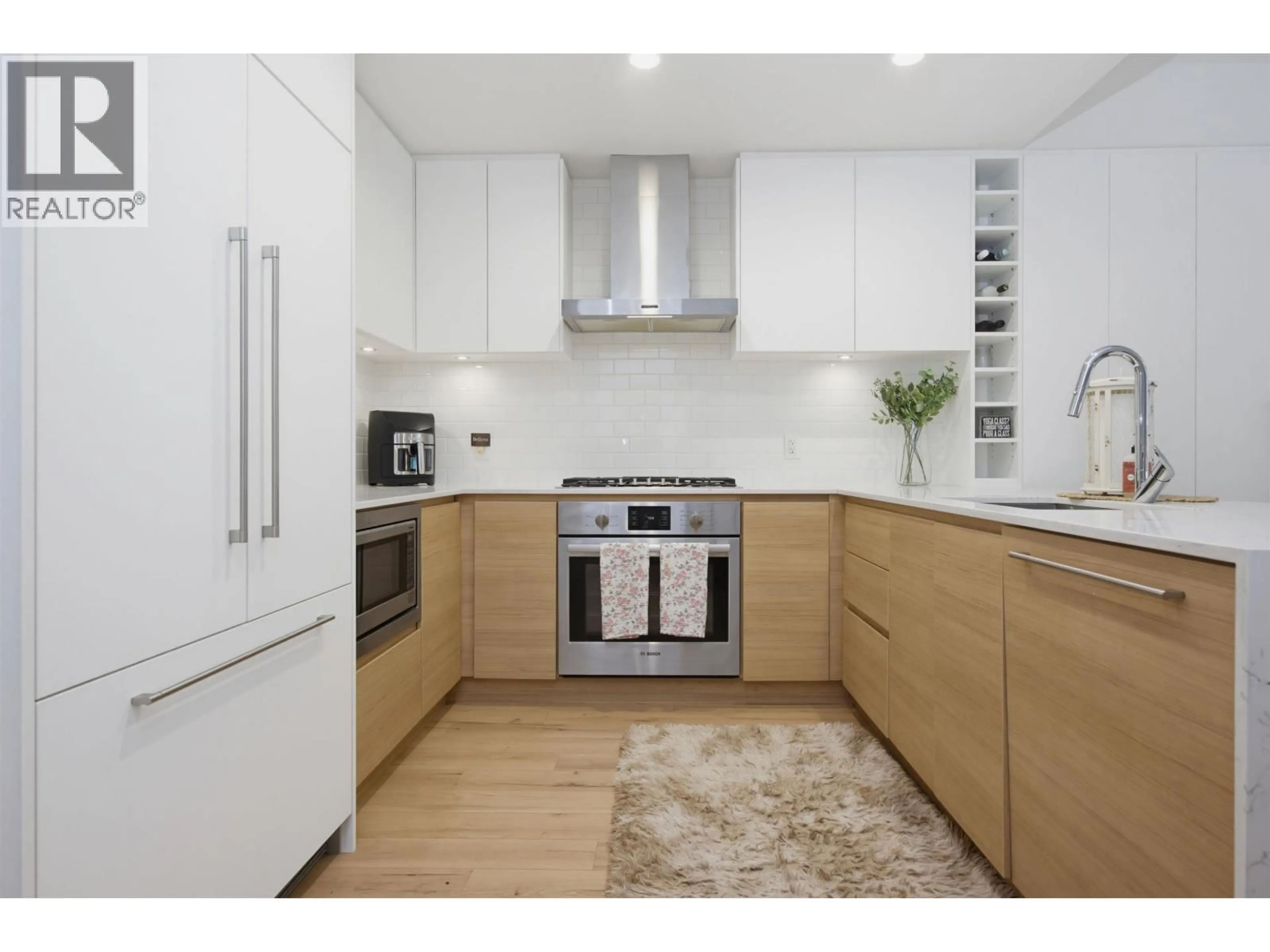 Standard kitchen, wood/laminate floor for 110 - 55 KLAHANIE DRIVE, Port Moody British Columbia V3H0M9
