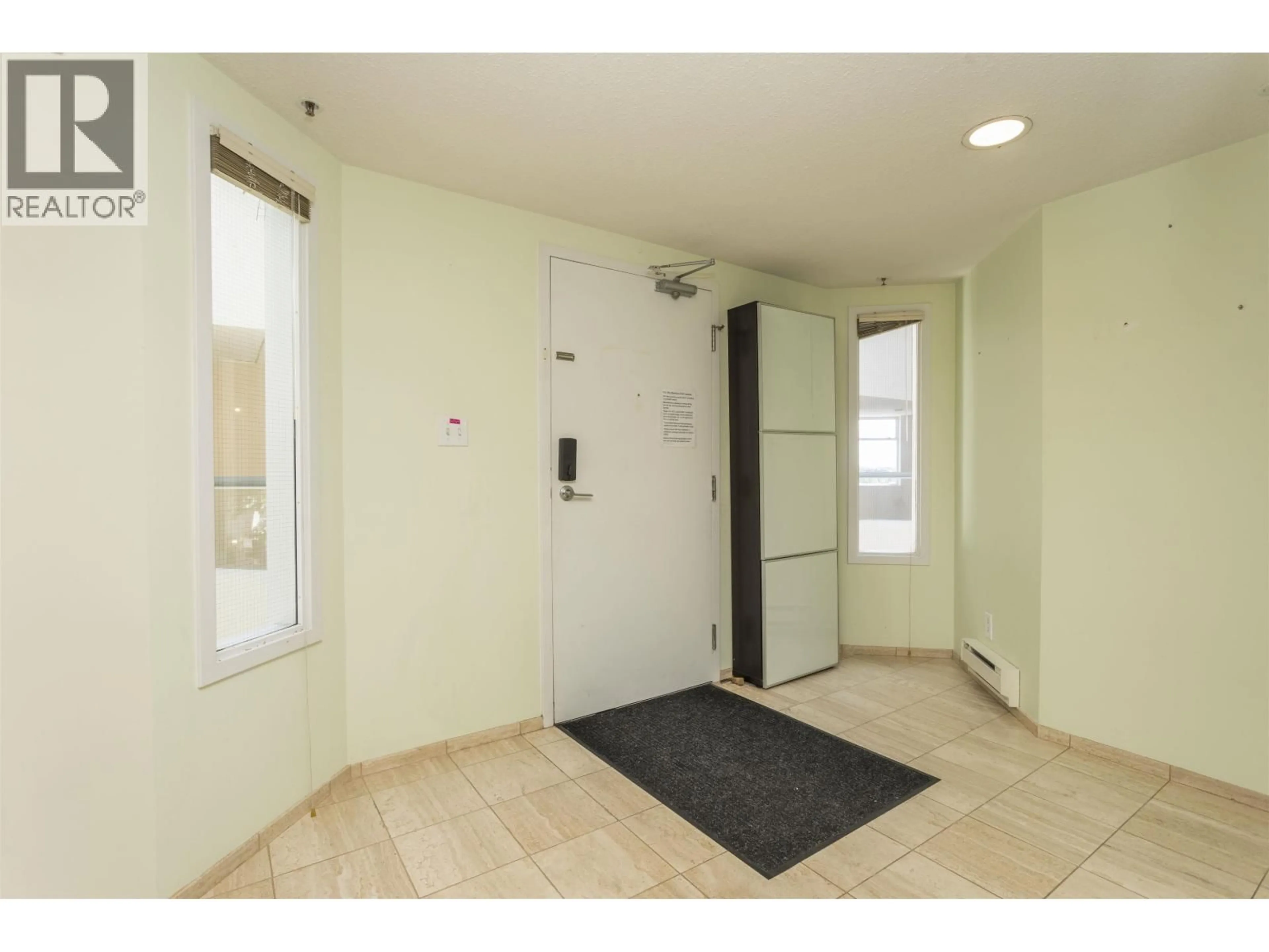 Indoor foyer for 502 - 5733 CAMBIE STREET, Vancouver British Columbia V5Z4H2