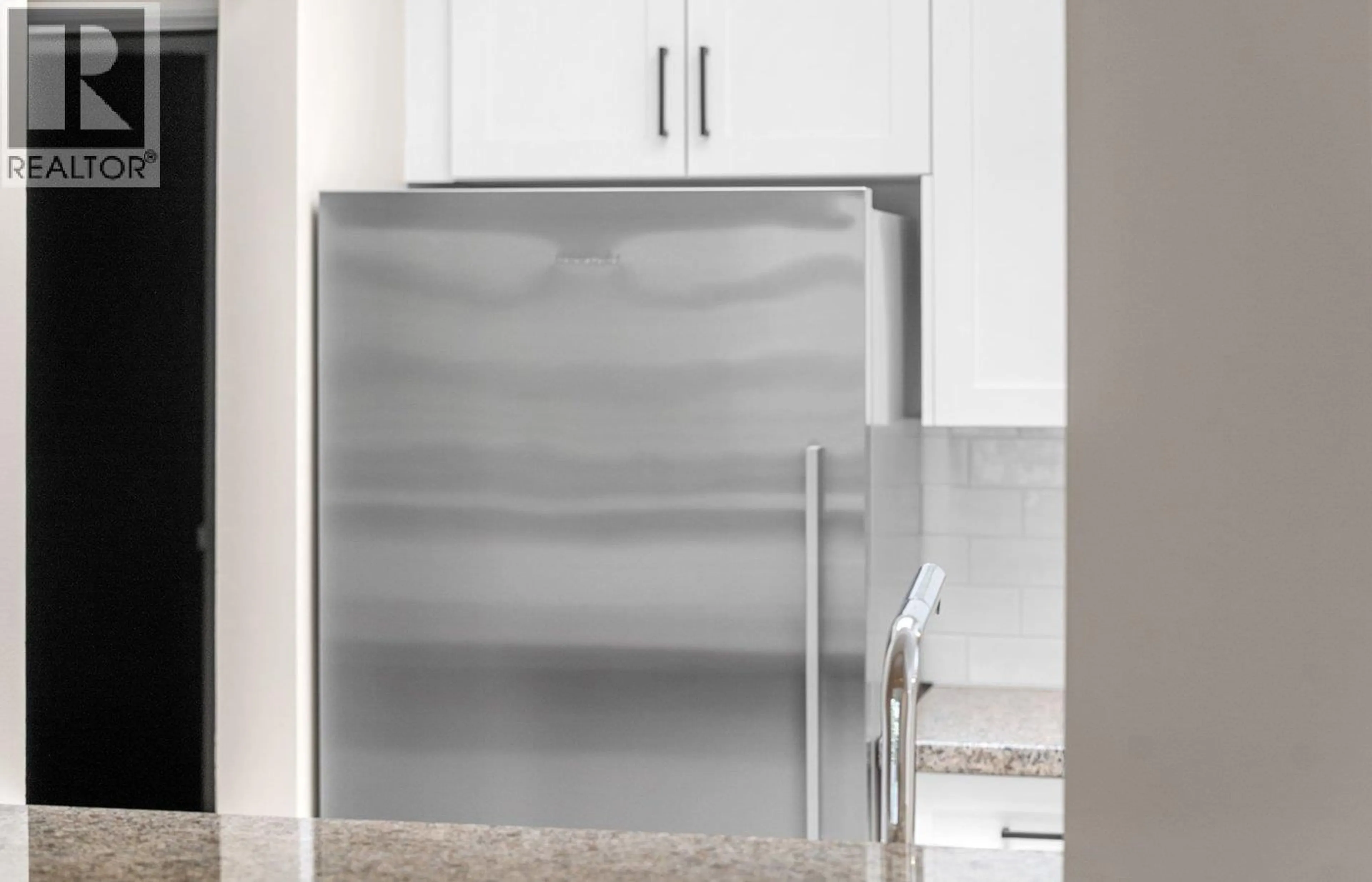 Standard kitchen, ceramic/tile floor for 301 - 235 4TH STREET, North Vancouver British Columbia V7M1H8