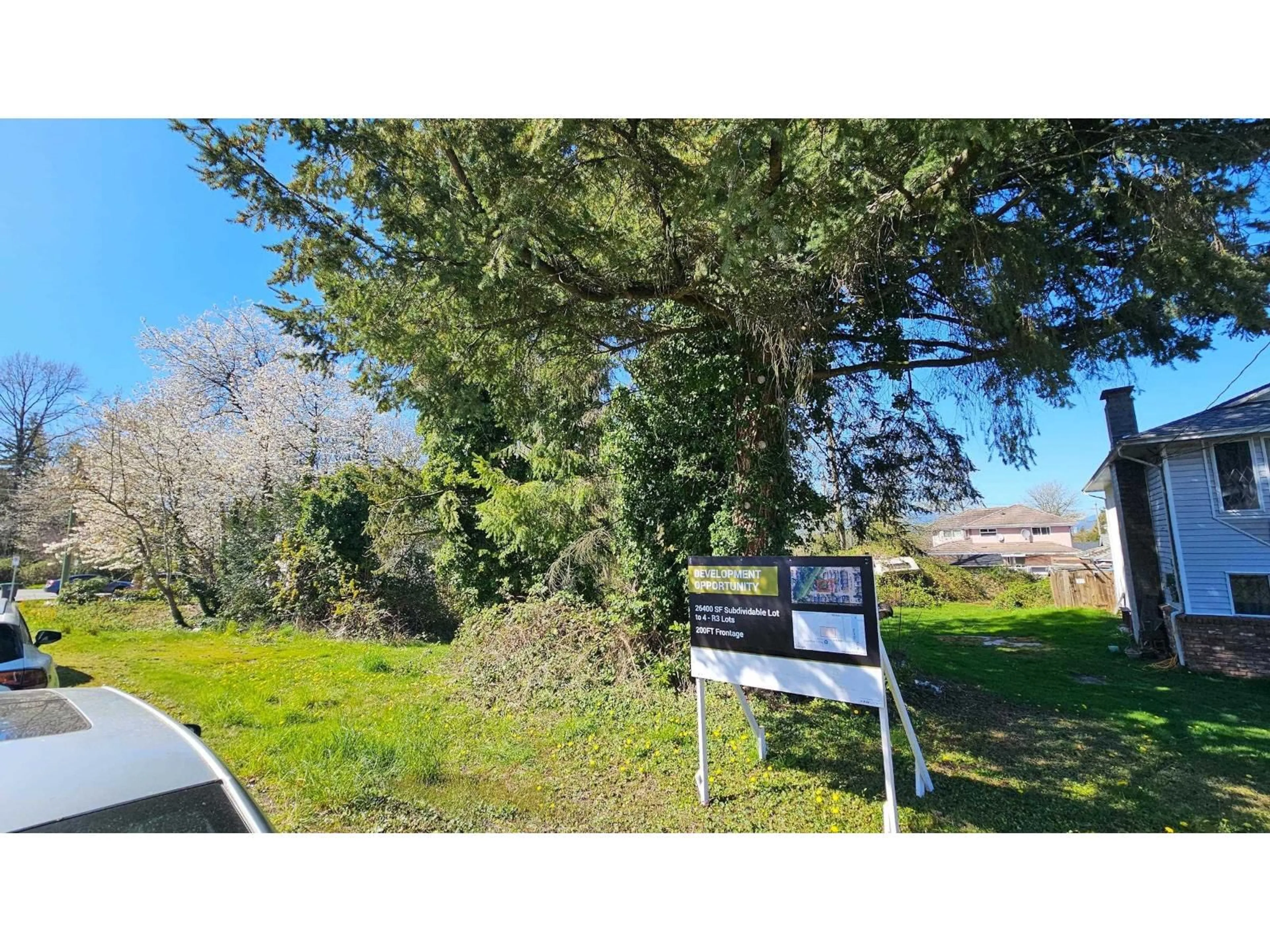 A pic from outside/outdoor area/front of a property/back of a property/a pic from drone, forest/trees view for 11961 97A AVENUE, Surrey British Columbia V3V2G9
