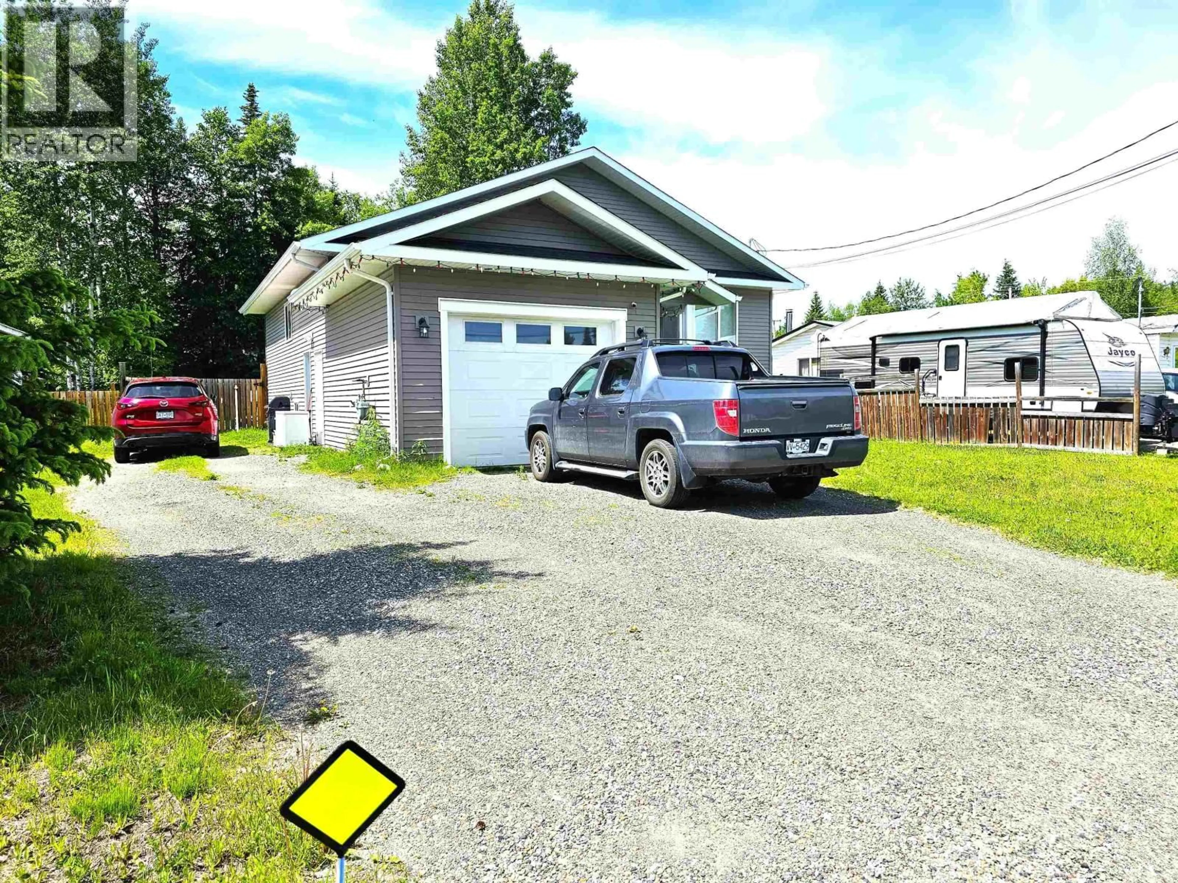 Indoor garage for 4037 ESTAVILLA DRIVE, Prince George British Columbia V2K2T8