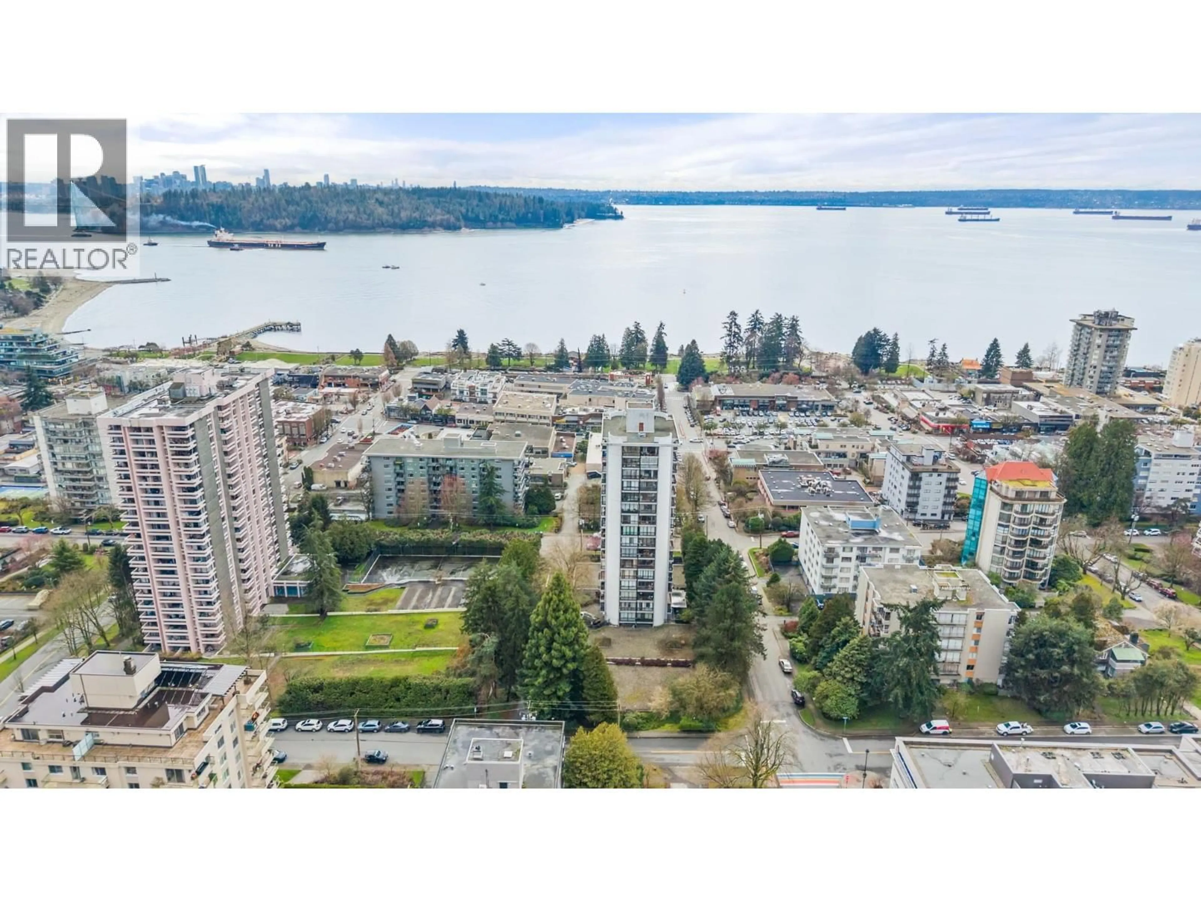 A pic from outside/outdoor area/front of a property/back of a property/a pic from drone, water/lake/river/ocean view for 704 - 650 16TH STREET, West Vancouver British Columbia V7V3R9