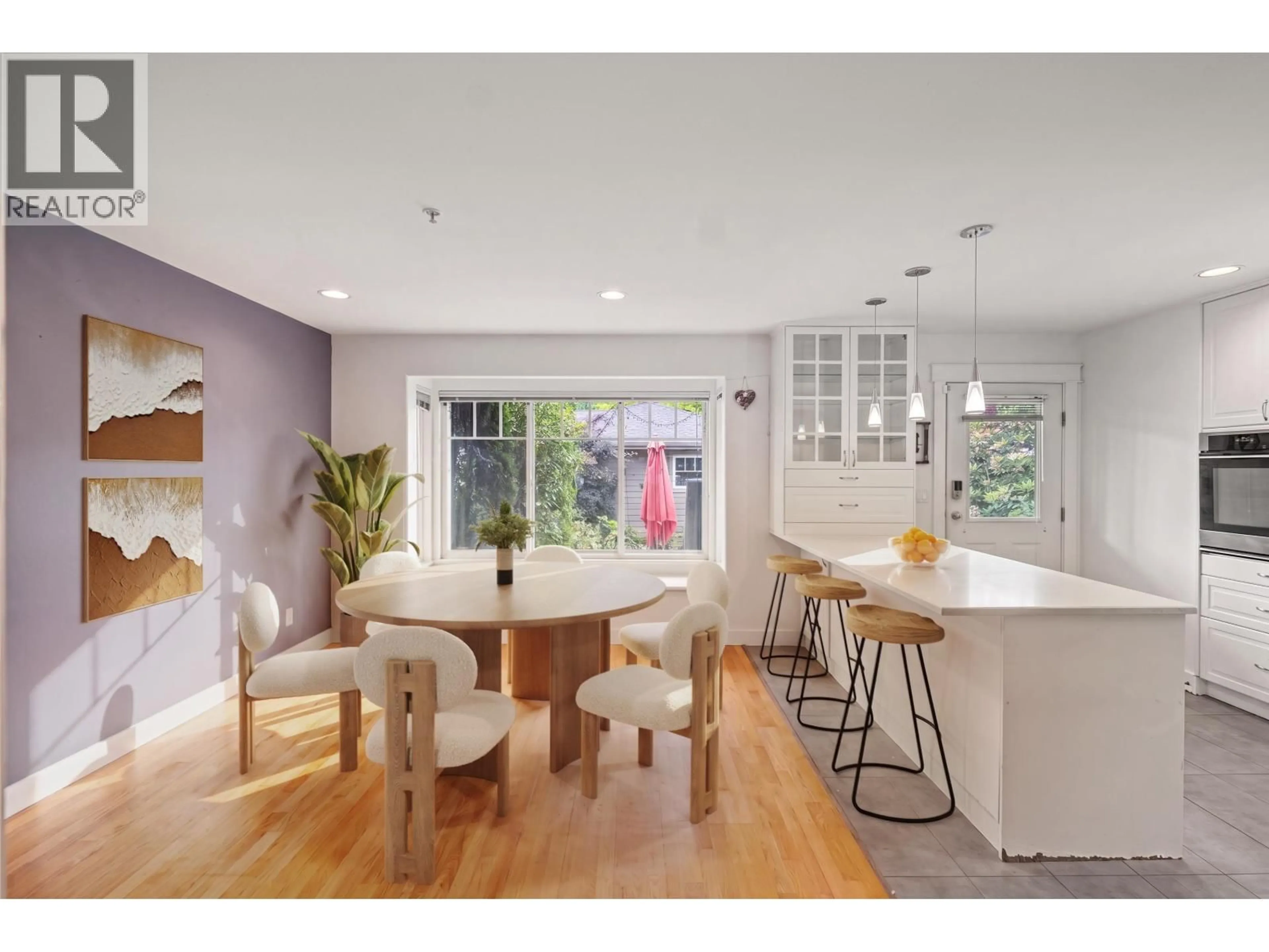 Open concept kitchen, unknown for 416 KEITH ROAD, North Vancouver British Columbia V7M1M3