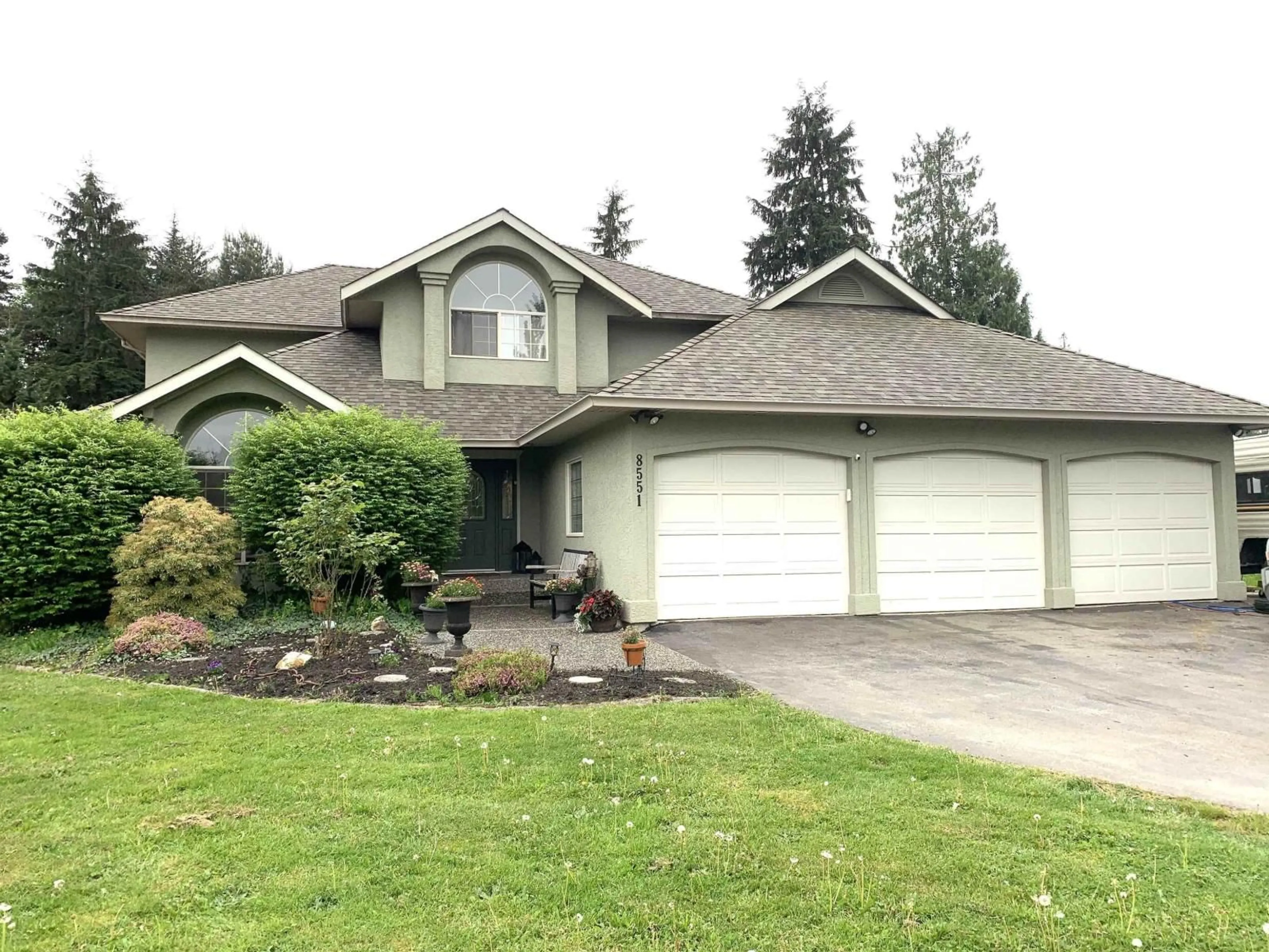 Home with vinyl exterior material, street for 8551 BANNISTER DRIVE, Mission British Columbia V2V6Y3