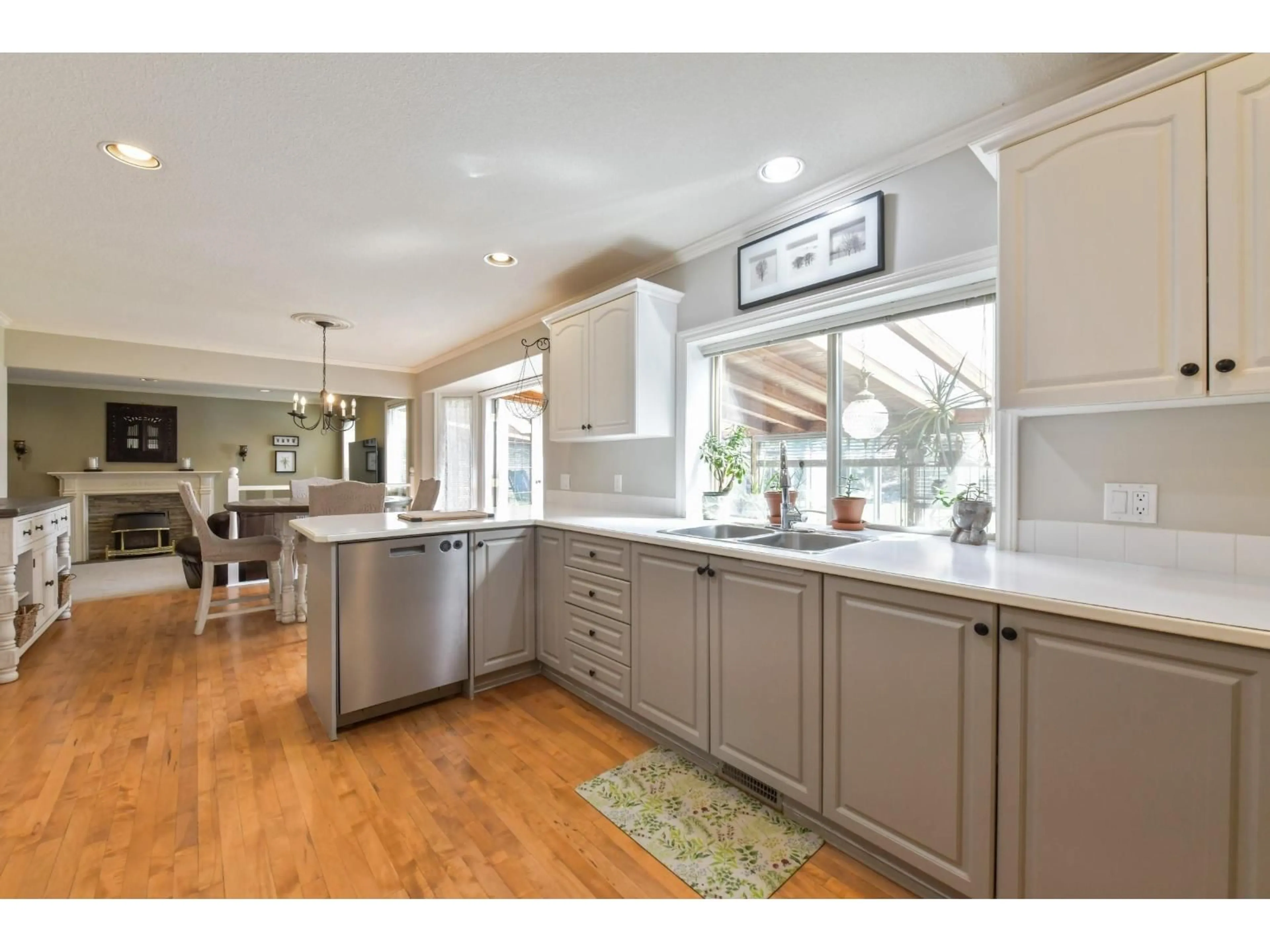 Open concept kitchen, unknown for 8551 BANNISTER DRIVE, Mission British Columbia V2V6Y3