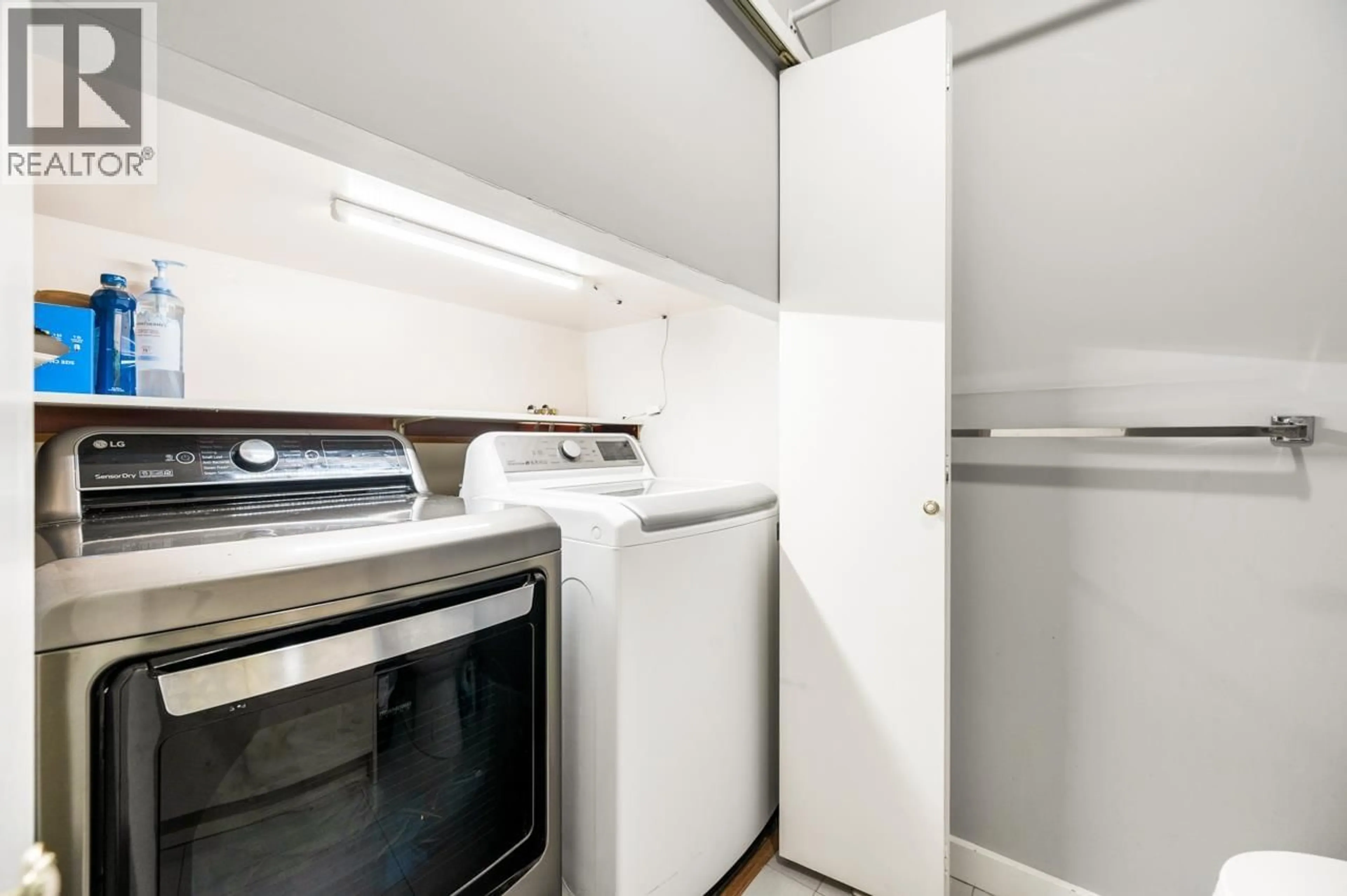 Standard kitchen, unknown for 8 - 8691 COOK ROAD, Richmond British Columbia V6Y1V8