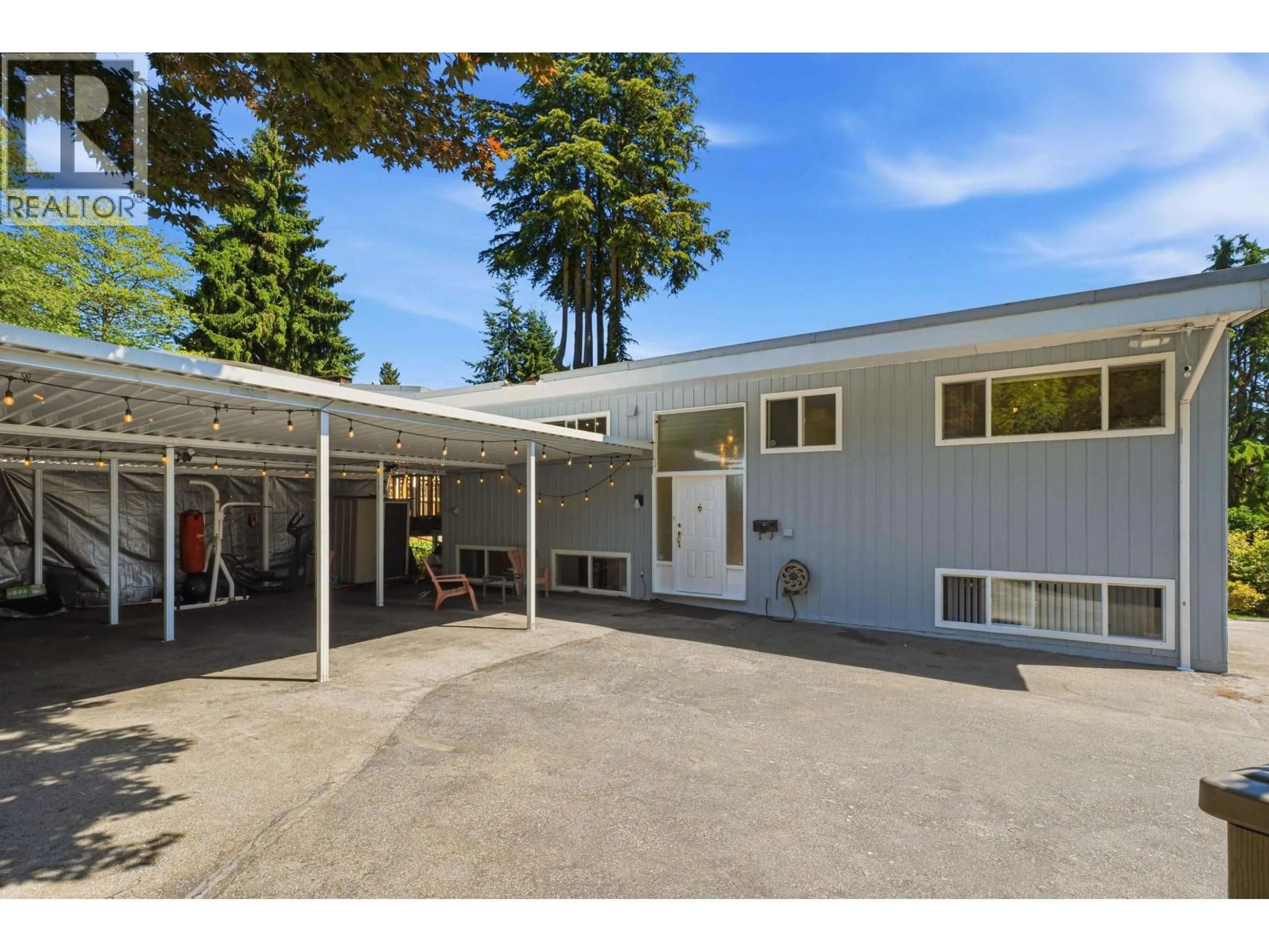 Indoor garage for 693 PLYMOUTH DRIVE, North Vancouver British Columbia V7H2H5
