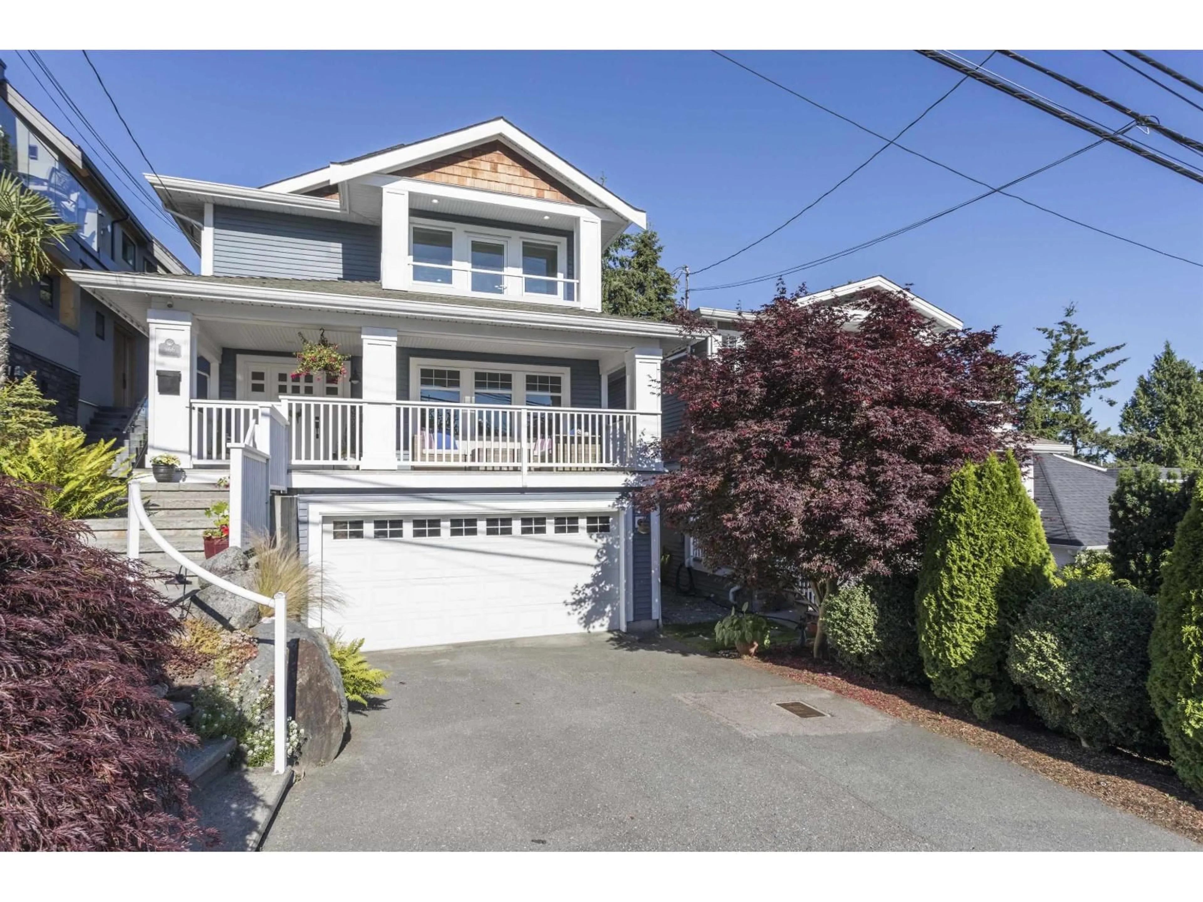 Home with vinyl exterior material, street for 966 LEE STREET, White Rock British Columbia V4B4N8