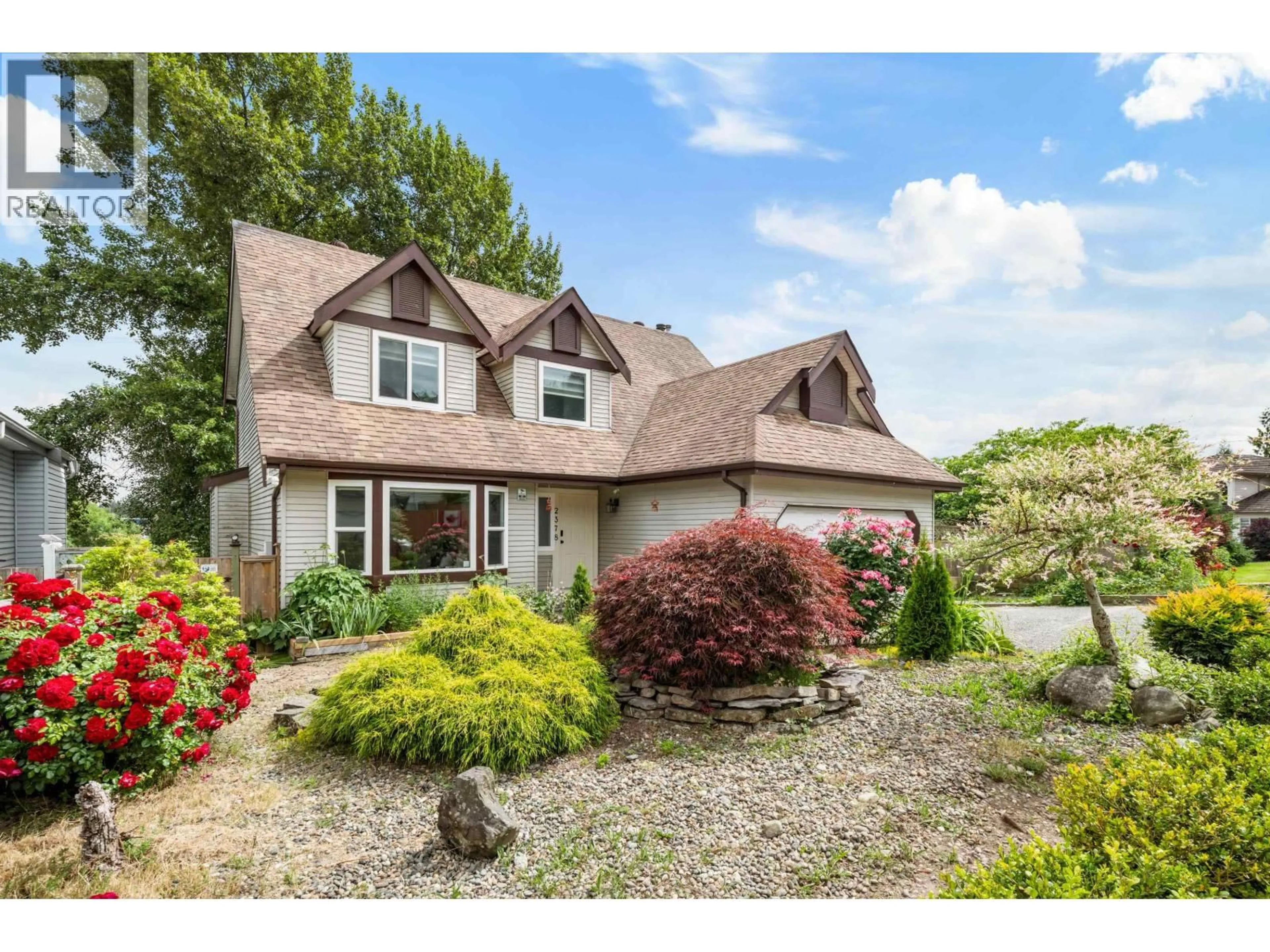 Home with vinyl exterior material, unknown for 2378 MARIANA PLACE, Coquitlam British Columbia V3K6S2
