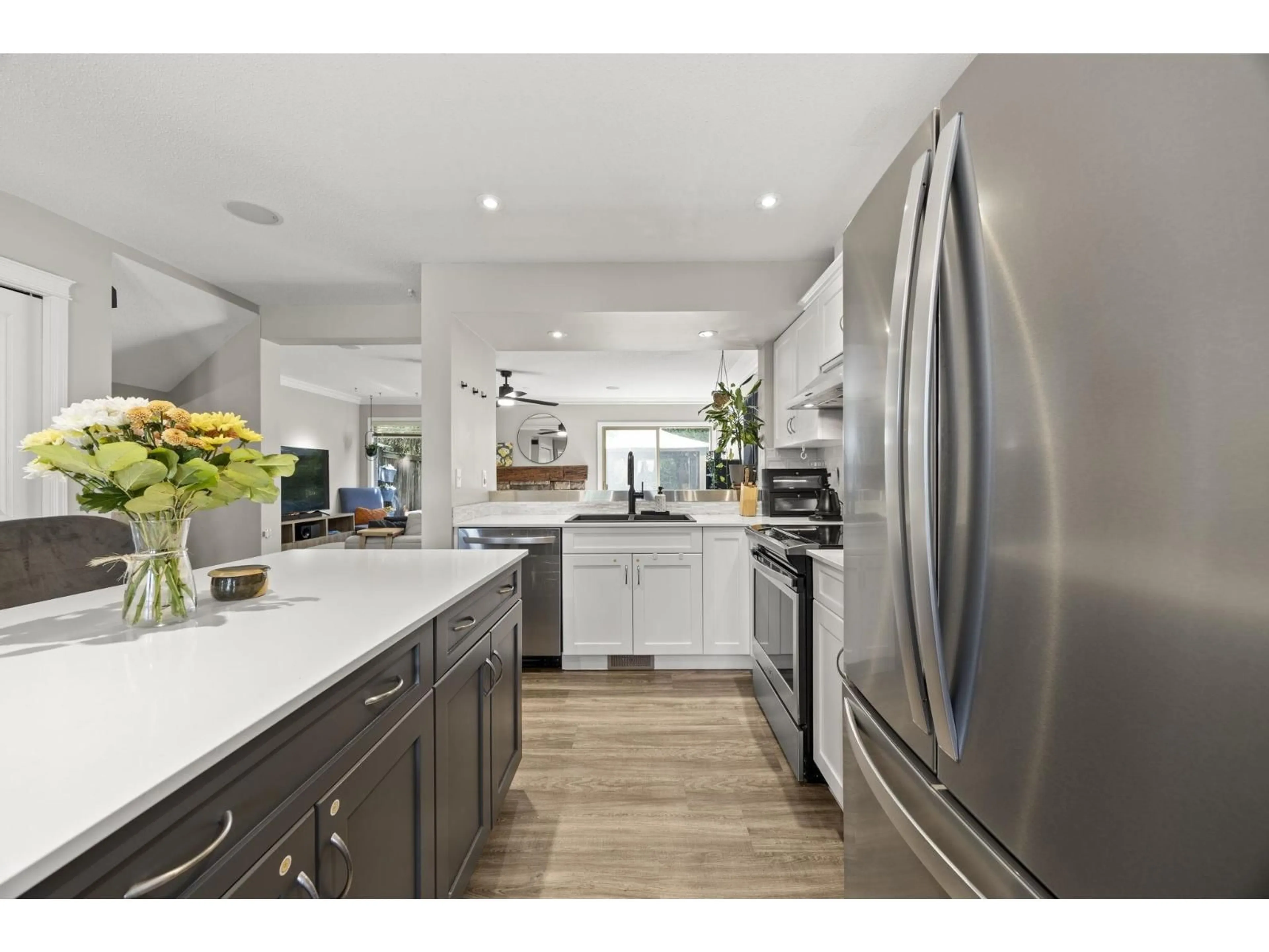 Open concept kitchen, unknown for 21 - 46840 RUSSELL ROAD, Chilliwack British Columbia V2R5Z1