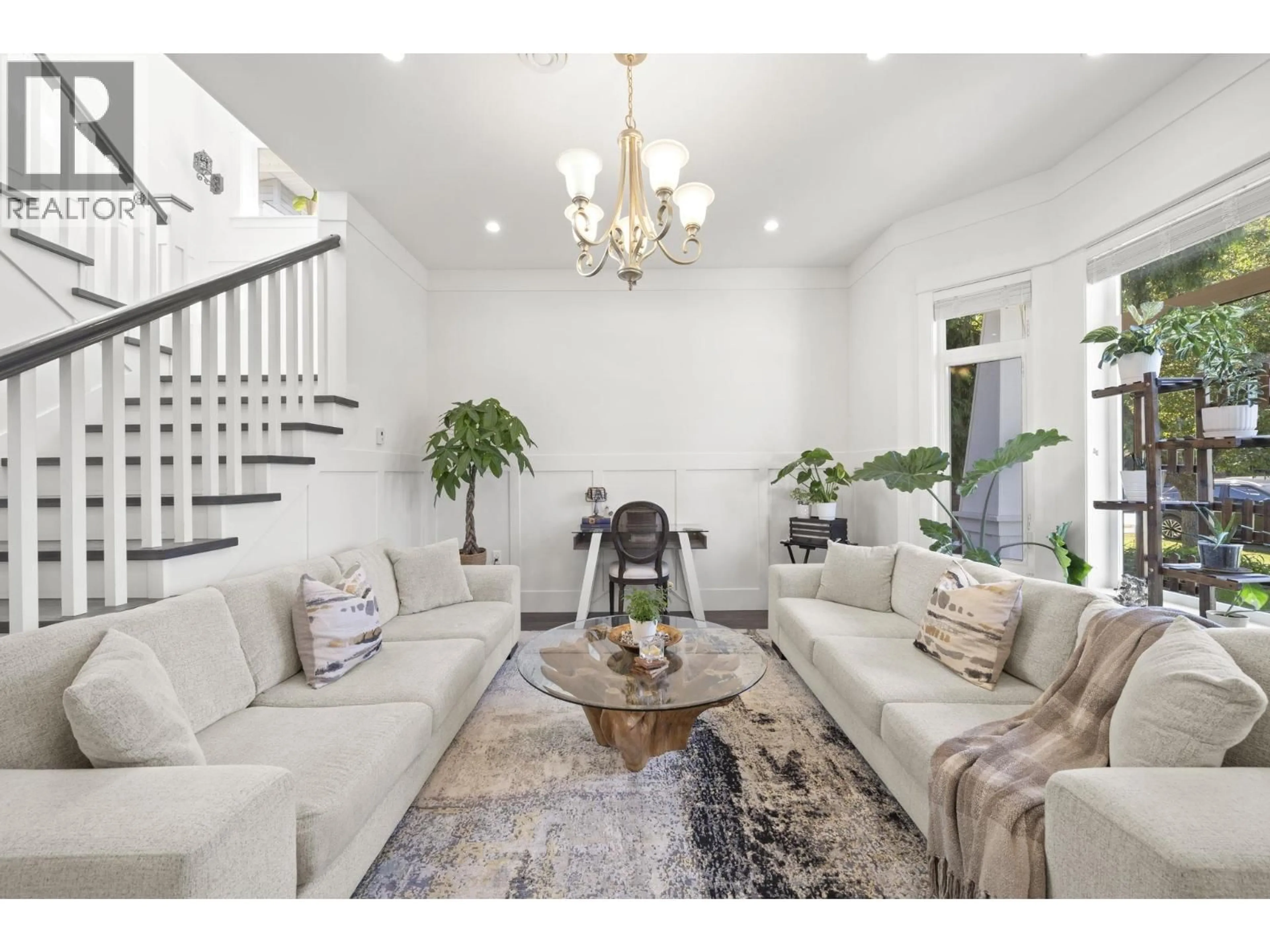 Living room with furniture, unknown for 260 DOUGLAS CRESCENT, Richmond British Columbia V7B1E5
