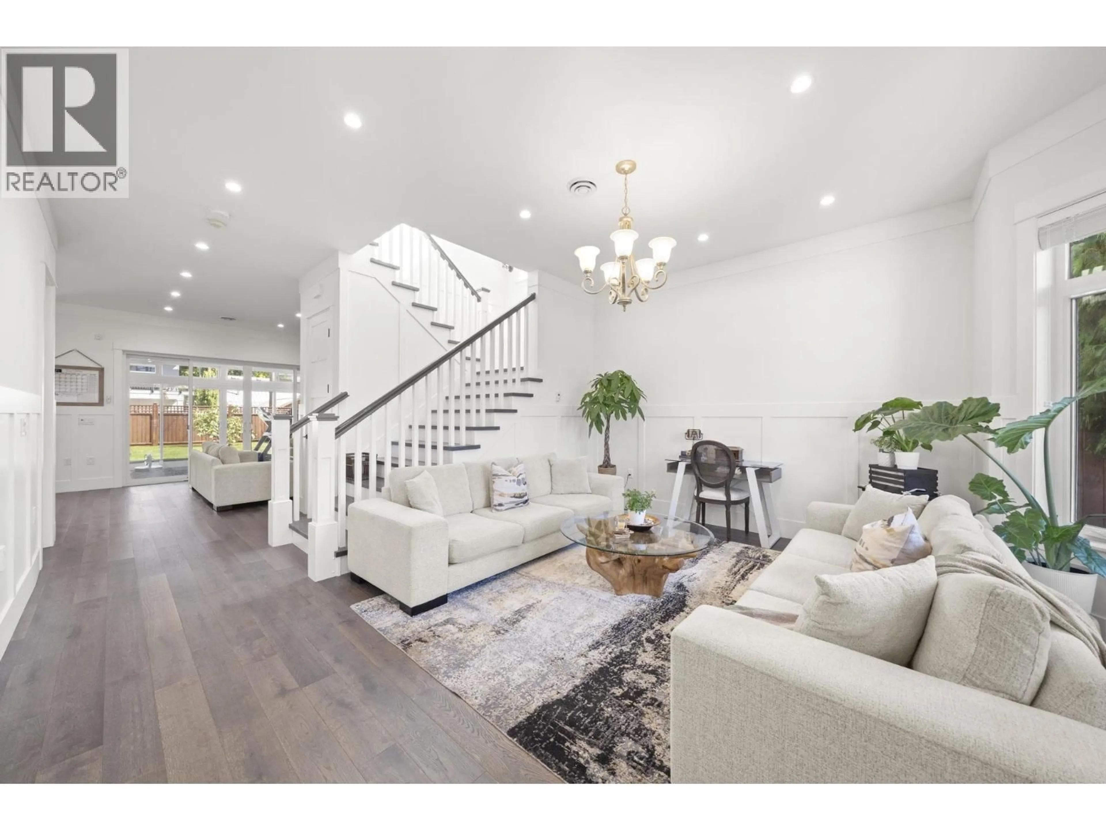 Living room with furniture, unknown for 260 DOUGLAS CRESCENT, Richmond British Columbia V7B1E5