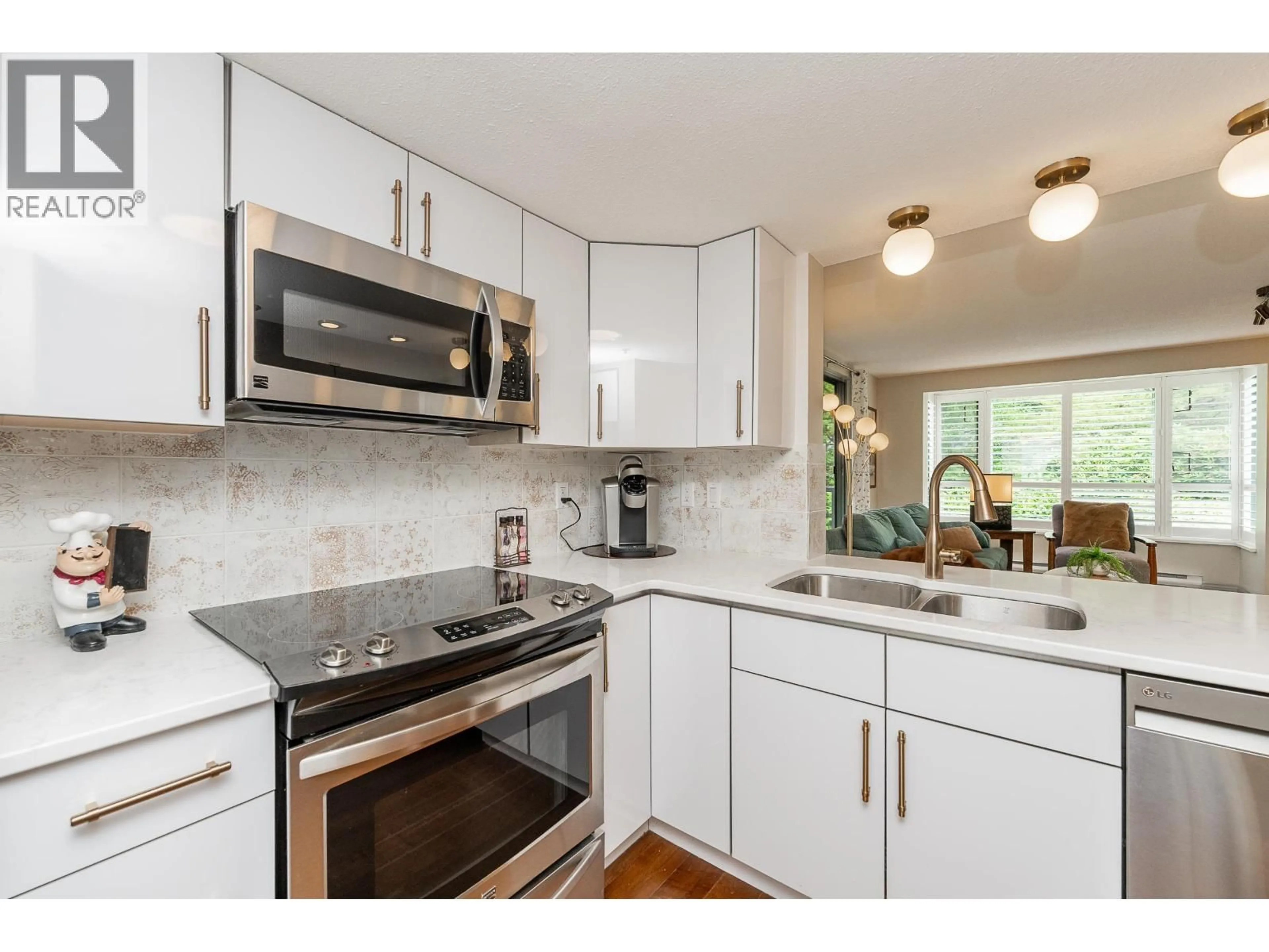 Standard kitchen, unknown for 304 - 220 NEWPORT DRIVE, Port Moody British Columbia V3H5B8