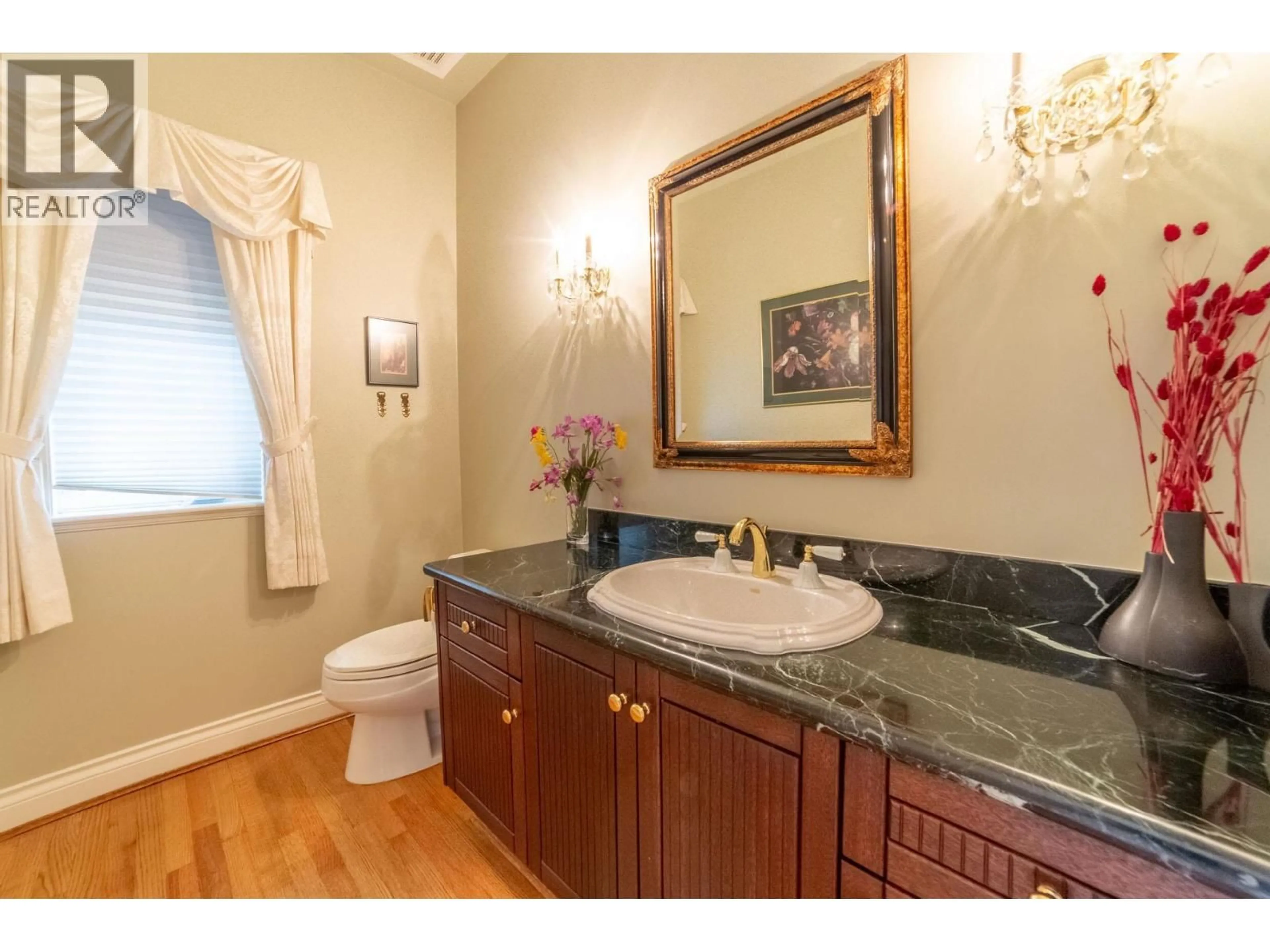 Standard bathroom, ceramic/tile floor for 2849 35TH AVENUE, Vancouver British Columbia V6N2M3
