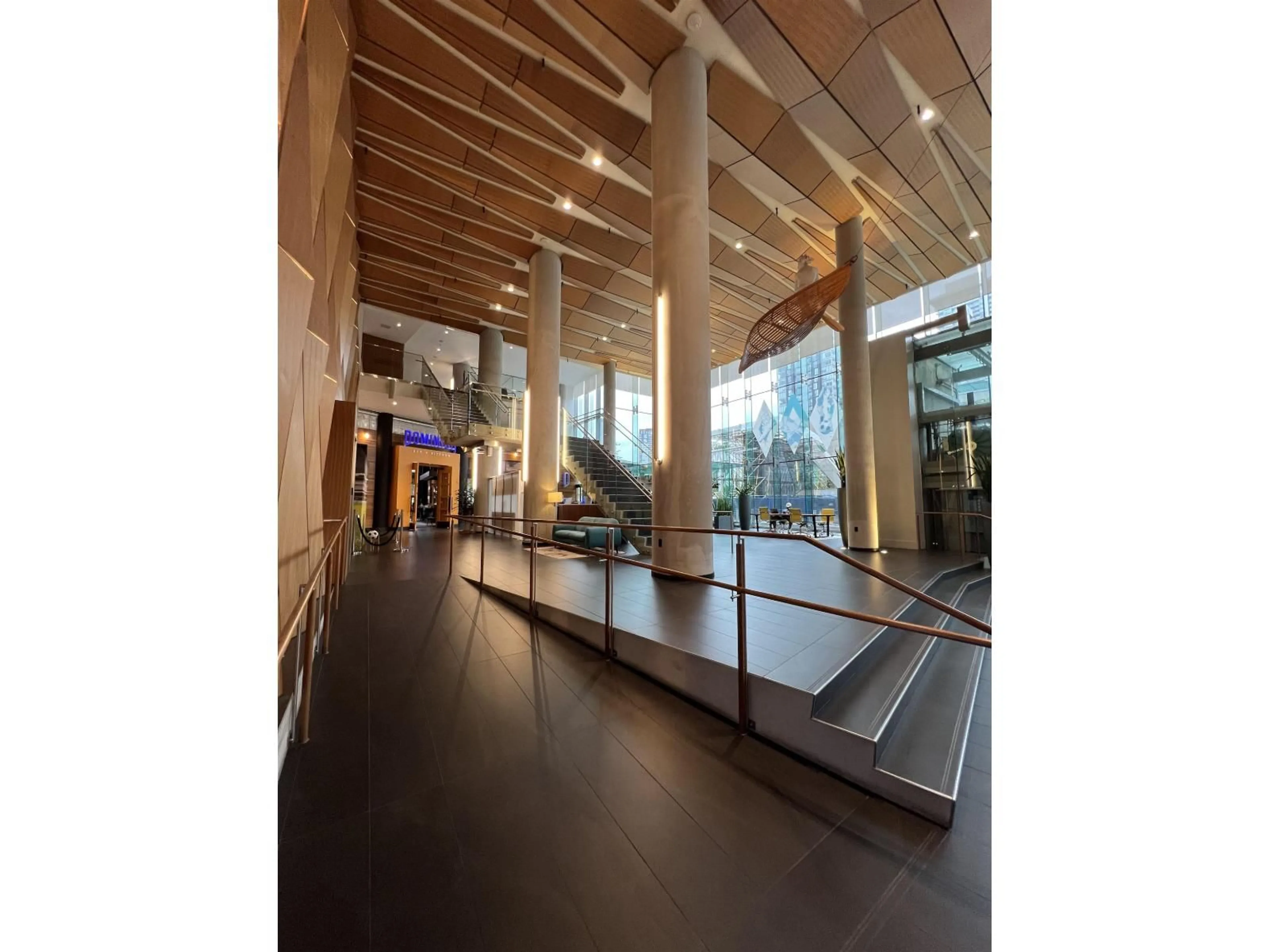 Indoor foyer for 3204 - 13495 CENTRAL AVENUE, Surrey British Columbia V3T0K2