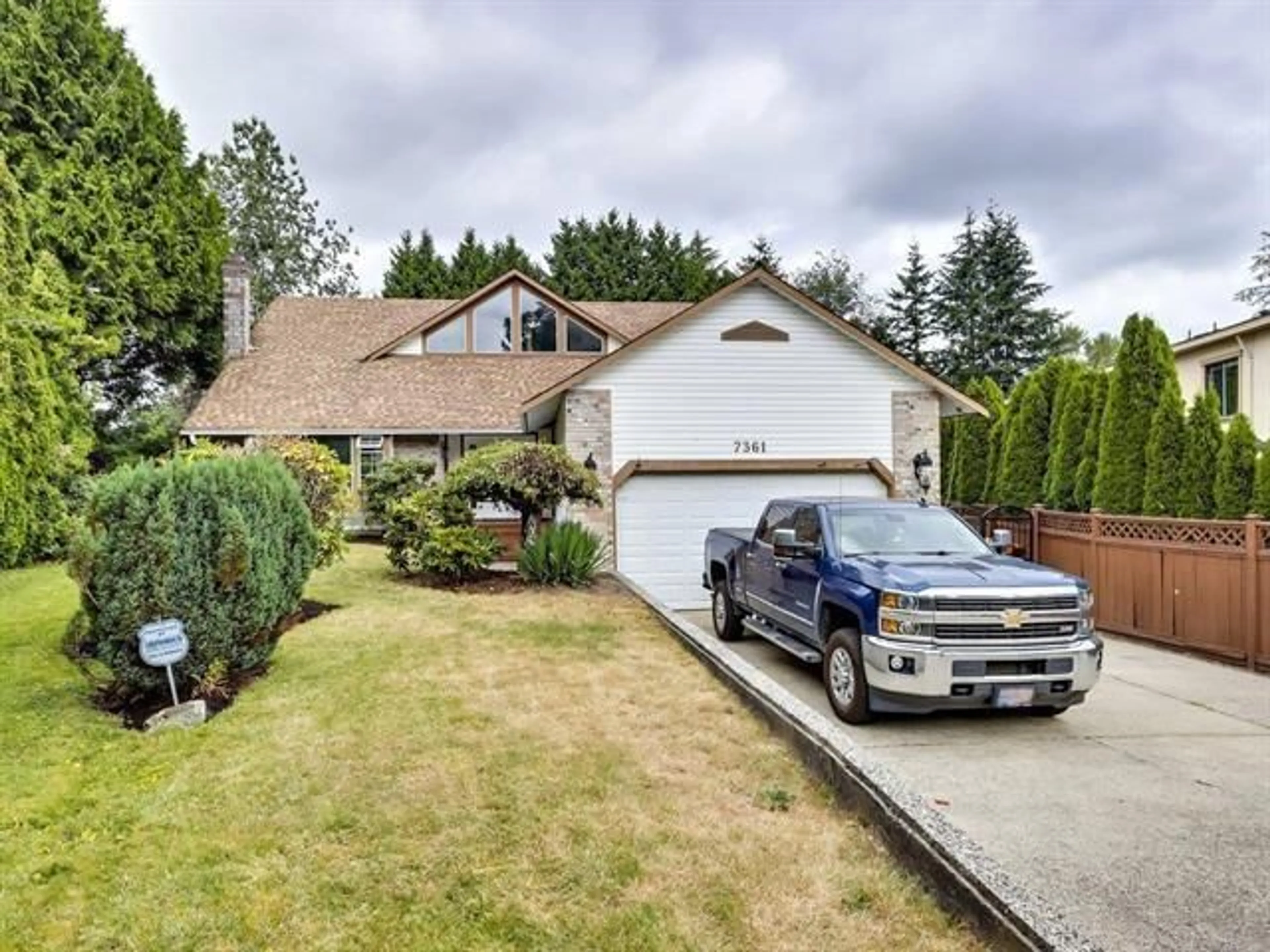 A pic from outside/outdoor area/front of a property/back of a property/a pic from drone, street for 7361 149A STREET, Surrey British Columbia V3S3H4