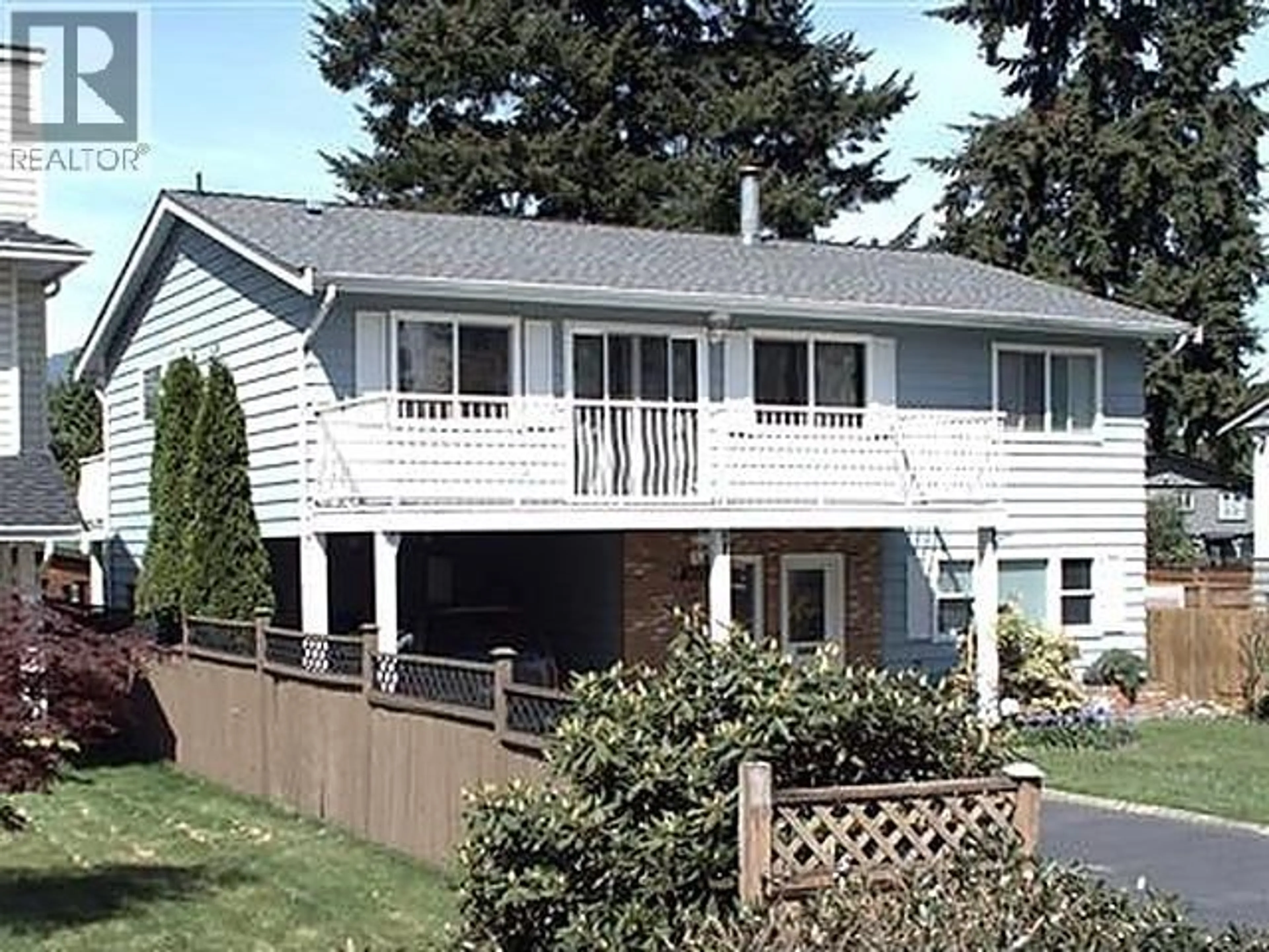 Home with vinyl exterior material, street for 1671 COQUITLAM AVENUE, Port Coquitlam British Columbia V3B1H8
