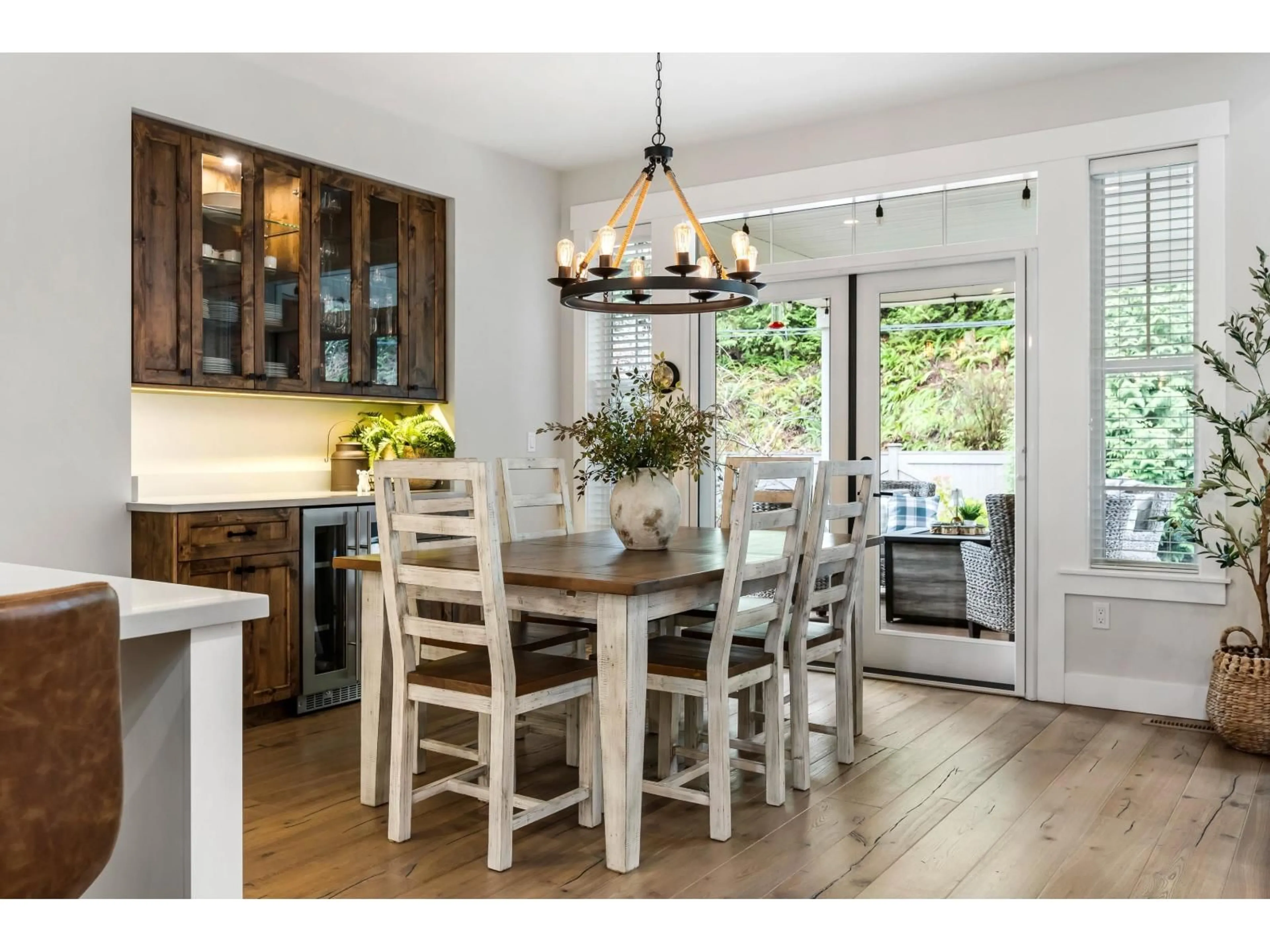 Open concept kitchen, wood/laminate floor for 43360 CREEKSIDE CIRCLE, Lindell Beach British Columbia V2R0Z4