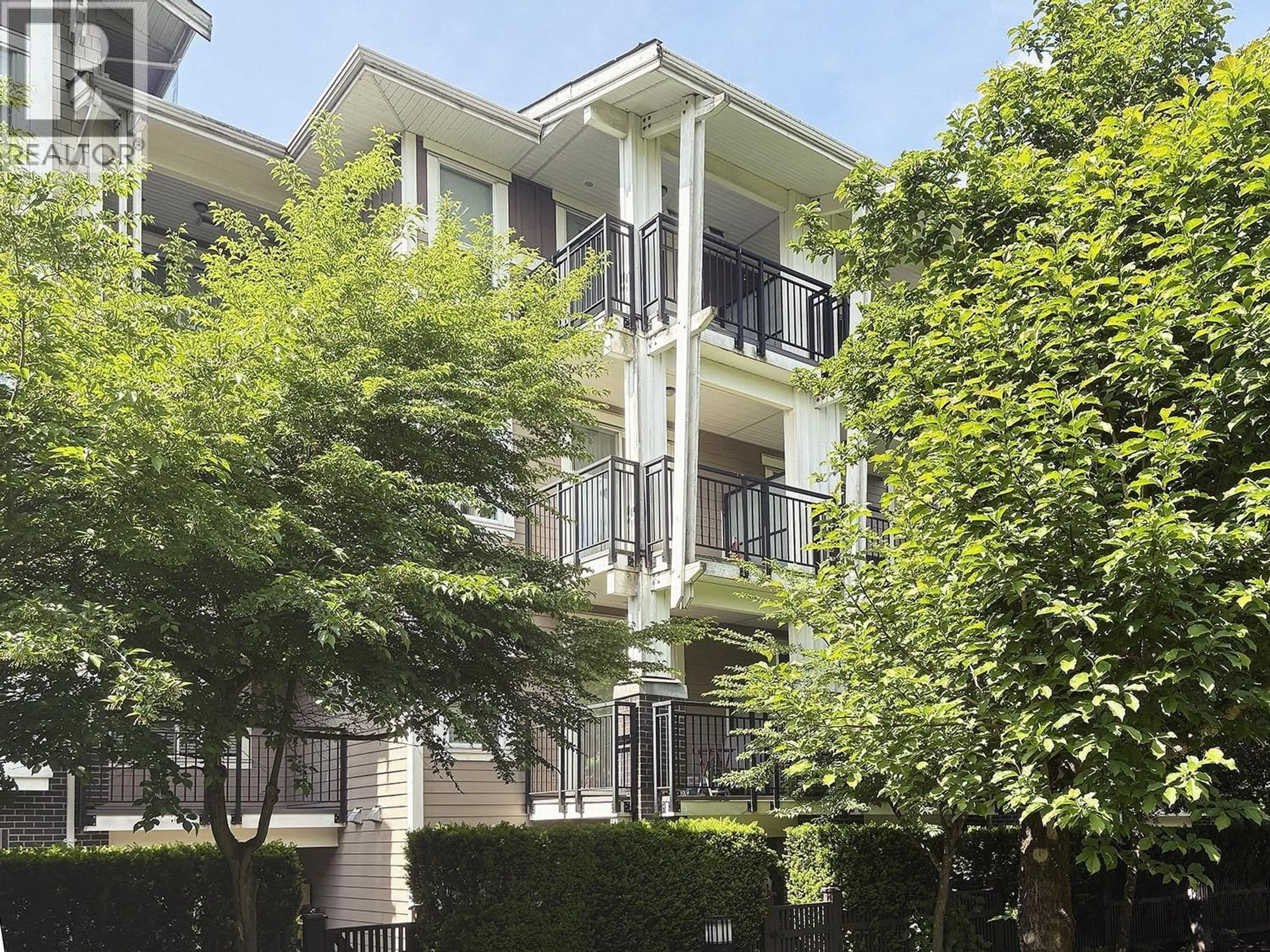 Patio, building for 219 - 5788 SIDLEY STREET, Burnaby British Columbia V5J5E5