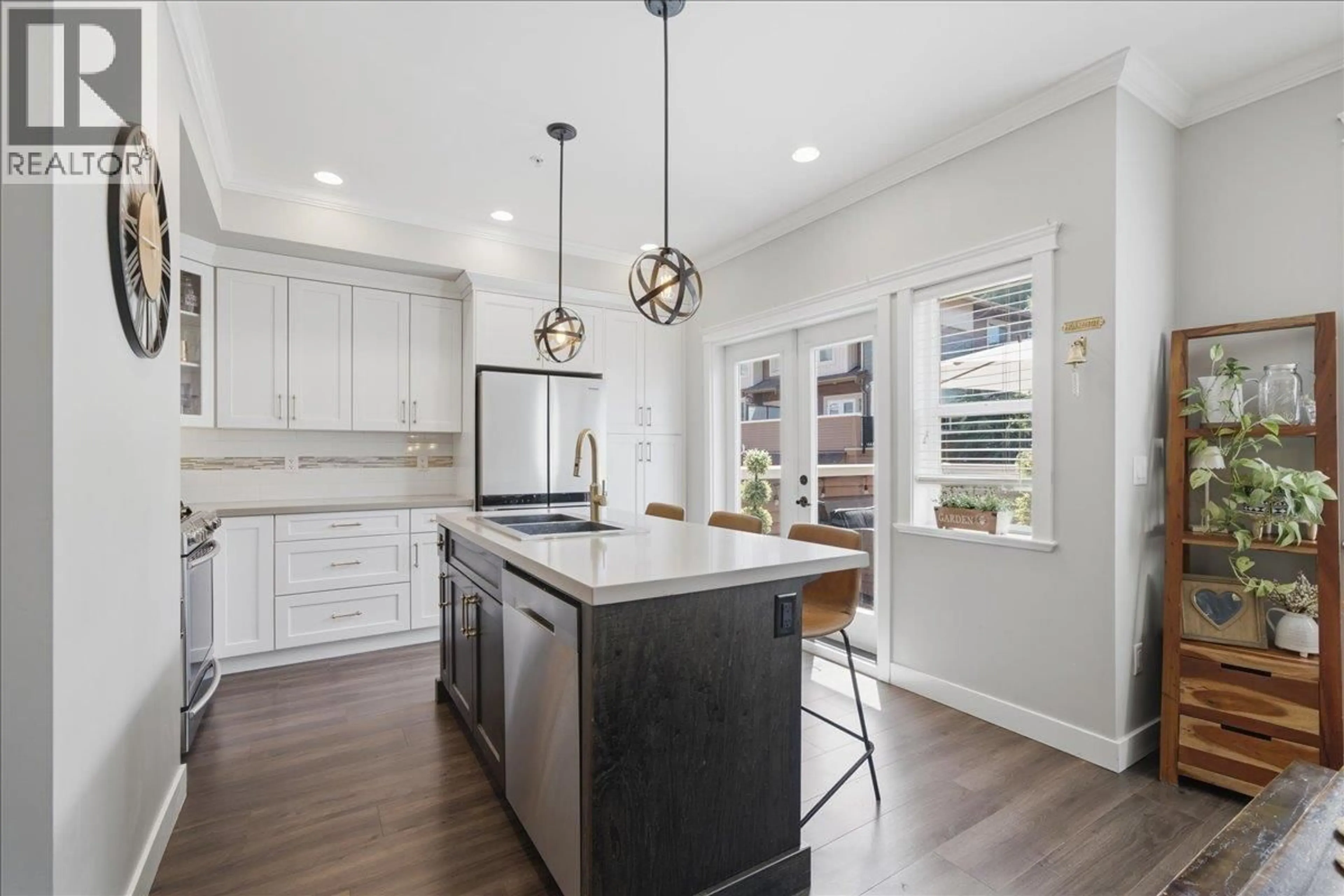 Open concept kitchen, ceramic/tile floor for 22 - 10480 248 STREET, Maple Ridge British Columbia V2W0J4