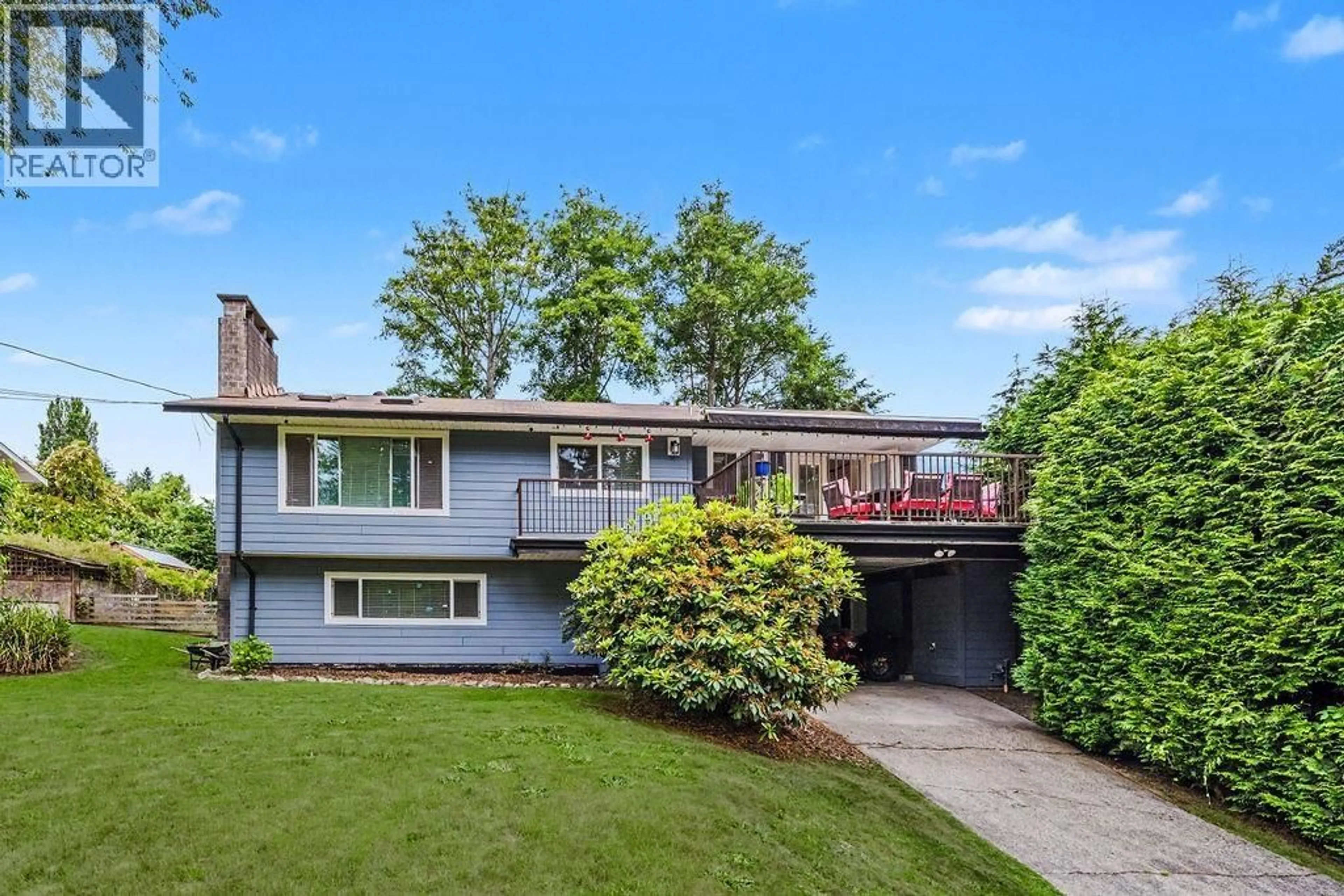 A pic from outside/outdoor area/front of a property/back of a property/a pic from drone, street for 1102 GRANDVIEW ROAD, Gibsons British Columbia V0N1V3