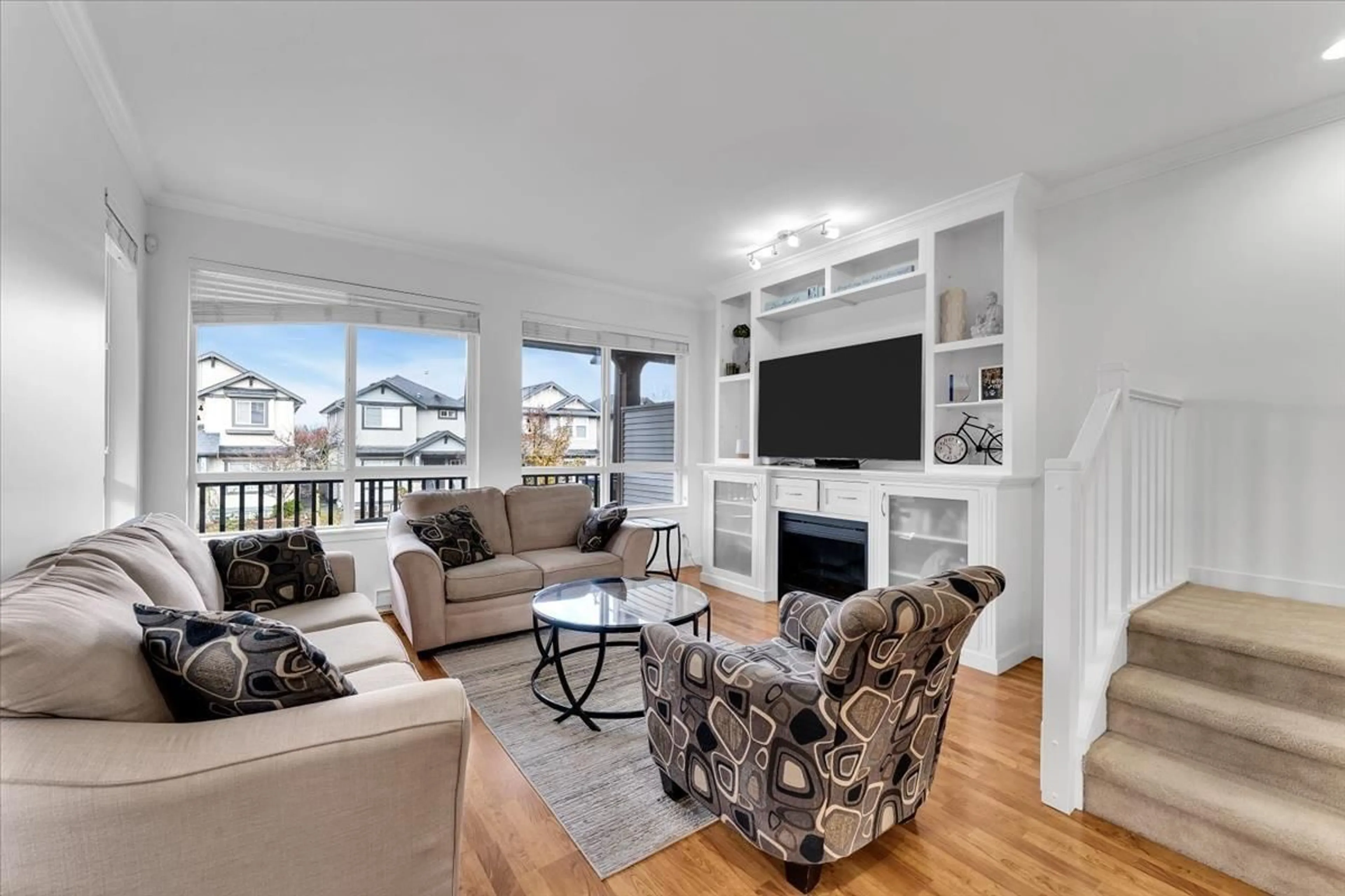 Living room with furniture, unknown for 26 - 16772 61 AVENUE, Surrey British Columbia V3S4P2