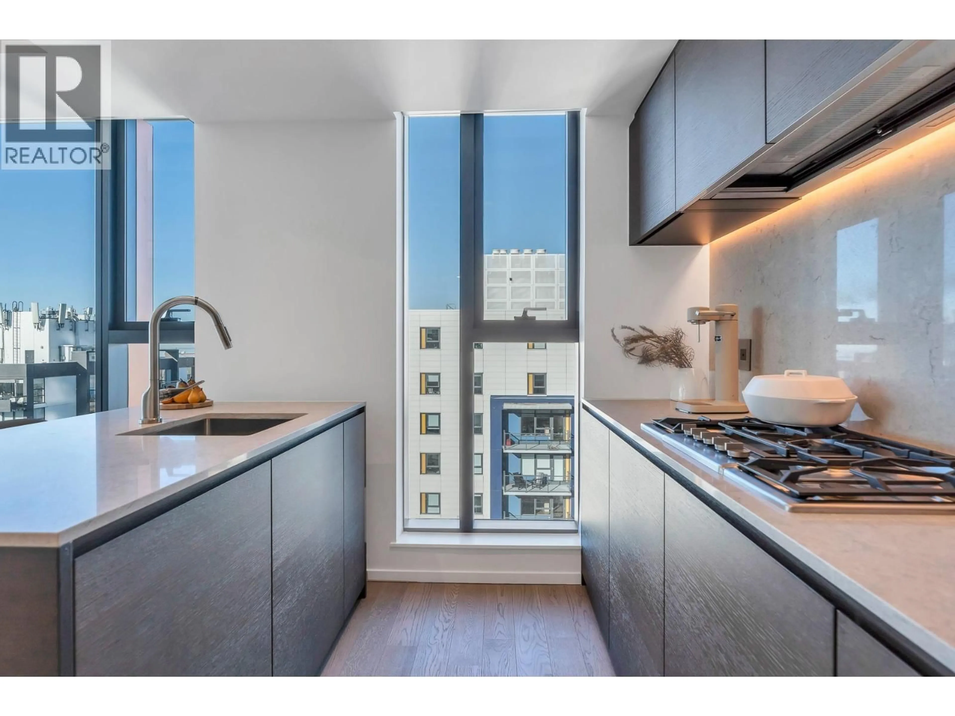 Standard kitchen, unknown for 1102 - 1482 ROBSON STREET, Vancouver British Columbia V6G1B9