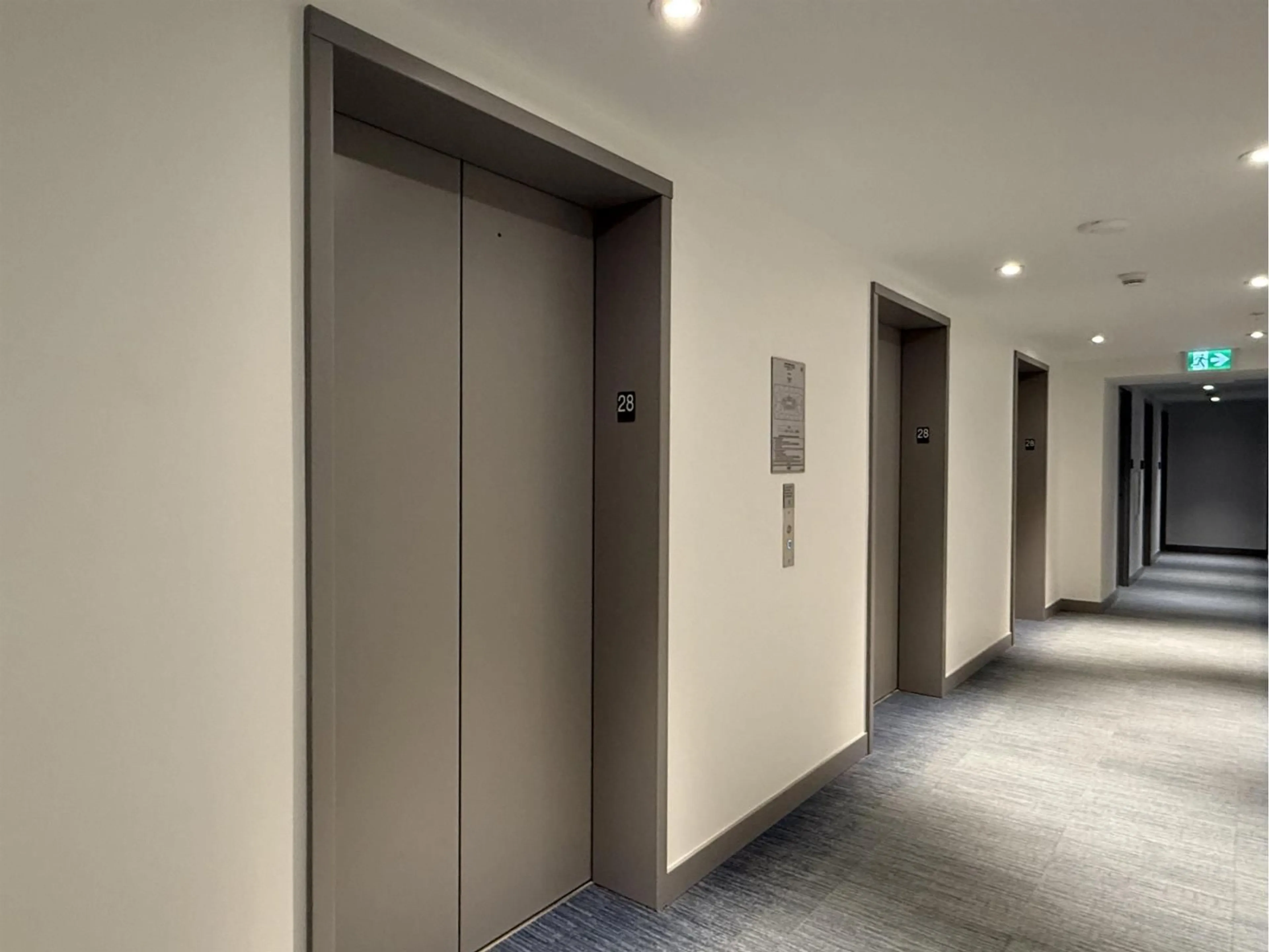 Indoor foyer for 2807 - 13725 GEORGE JUNCTION, Surrey British Columbia V3T0V9