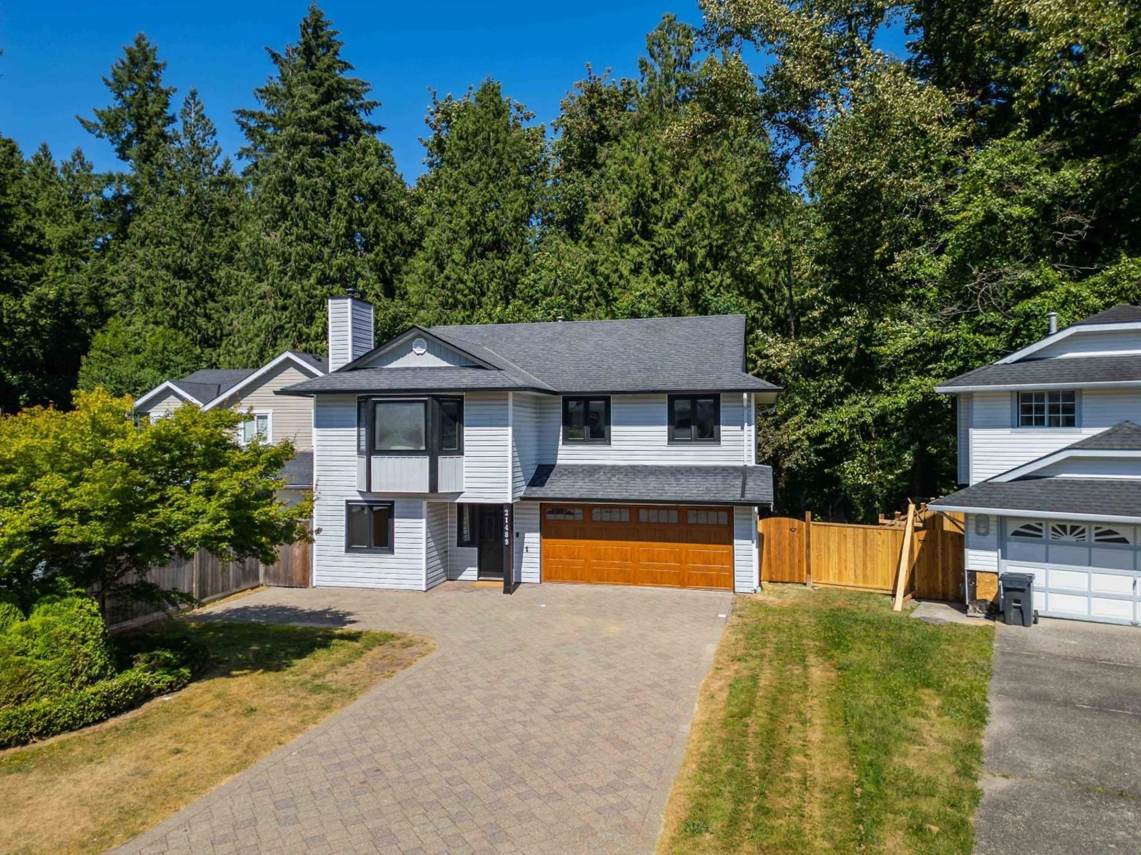 A pic from outside/outdoor area/front of a property/back of a property/a pic from drone, street for 21489 90 AVENUE, Langley British Columbia V1M1Z2
