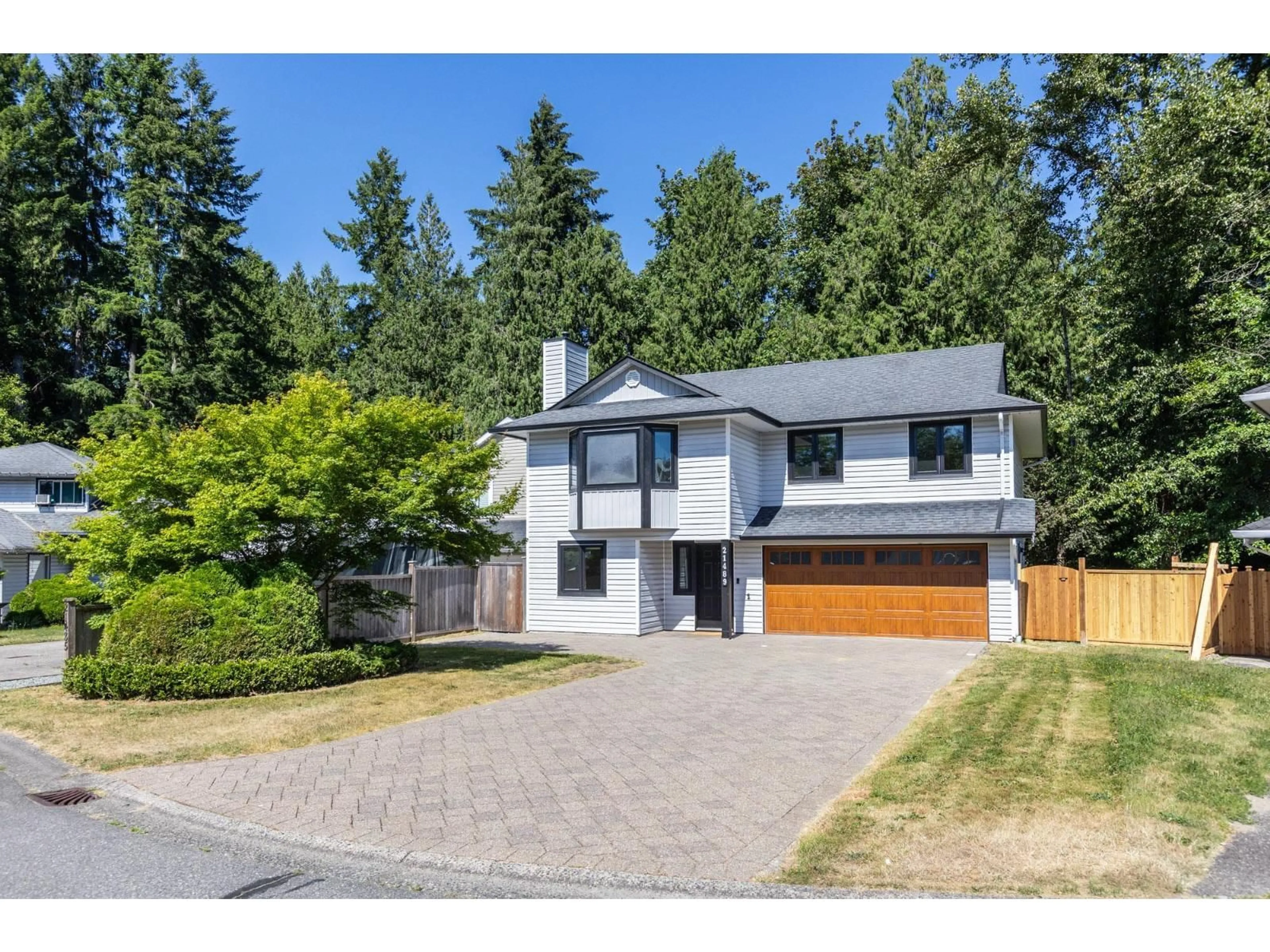 Home with vinyl exterior material, street for 21489 90 AVENUE, Langley British Columbia V1M1Z2