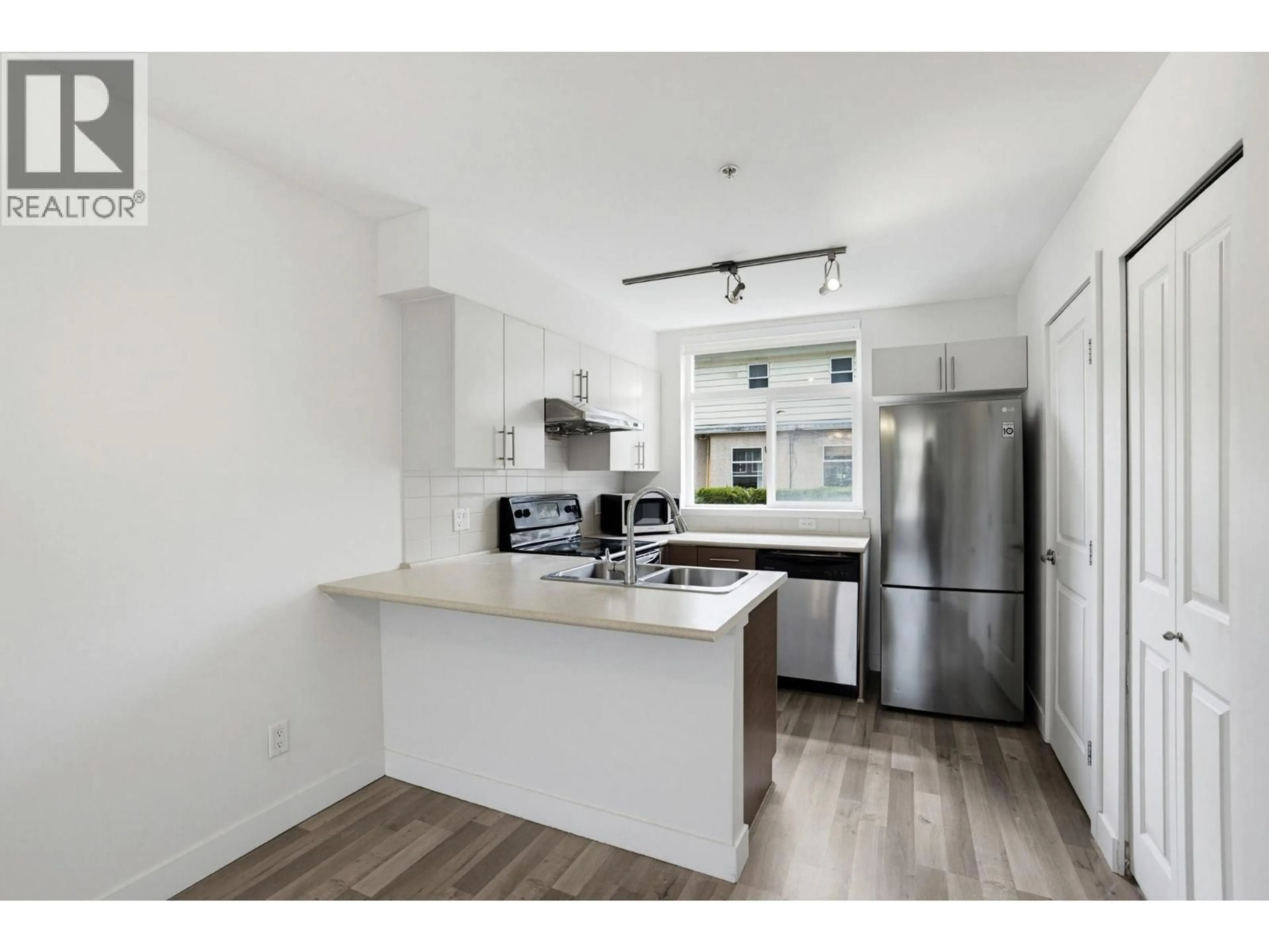 Unknown for 206 - 5632 KINGS ROAD, Vancouver British Columbia V6T1K8