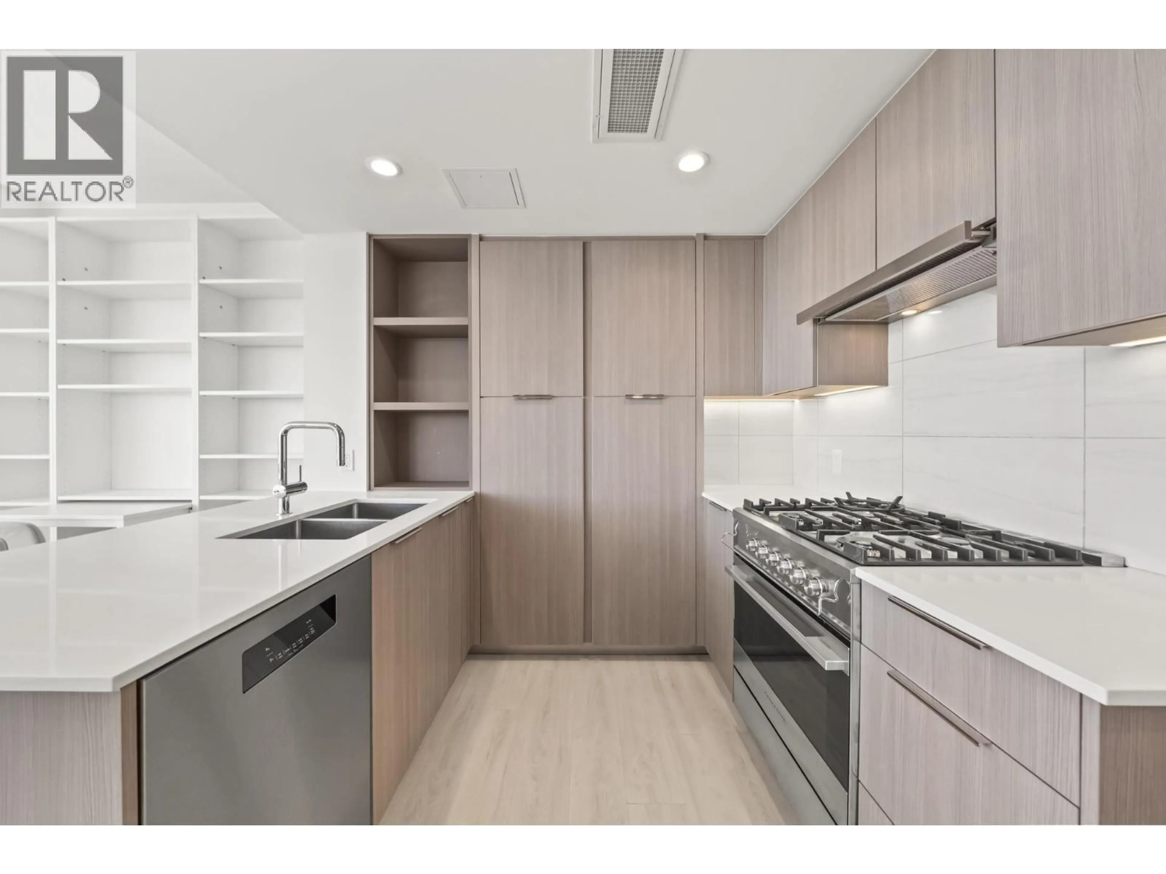 Standard kitchen, unknown for 903 - 1471 HUNTER STREET, North Vancouver British Columbia V7J1H3
