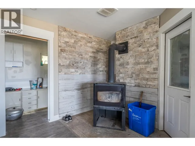 7435 LITTLE FORT 24 HIGHWAY, 100 Mile House 5