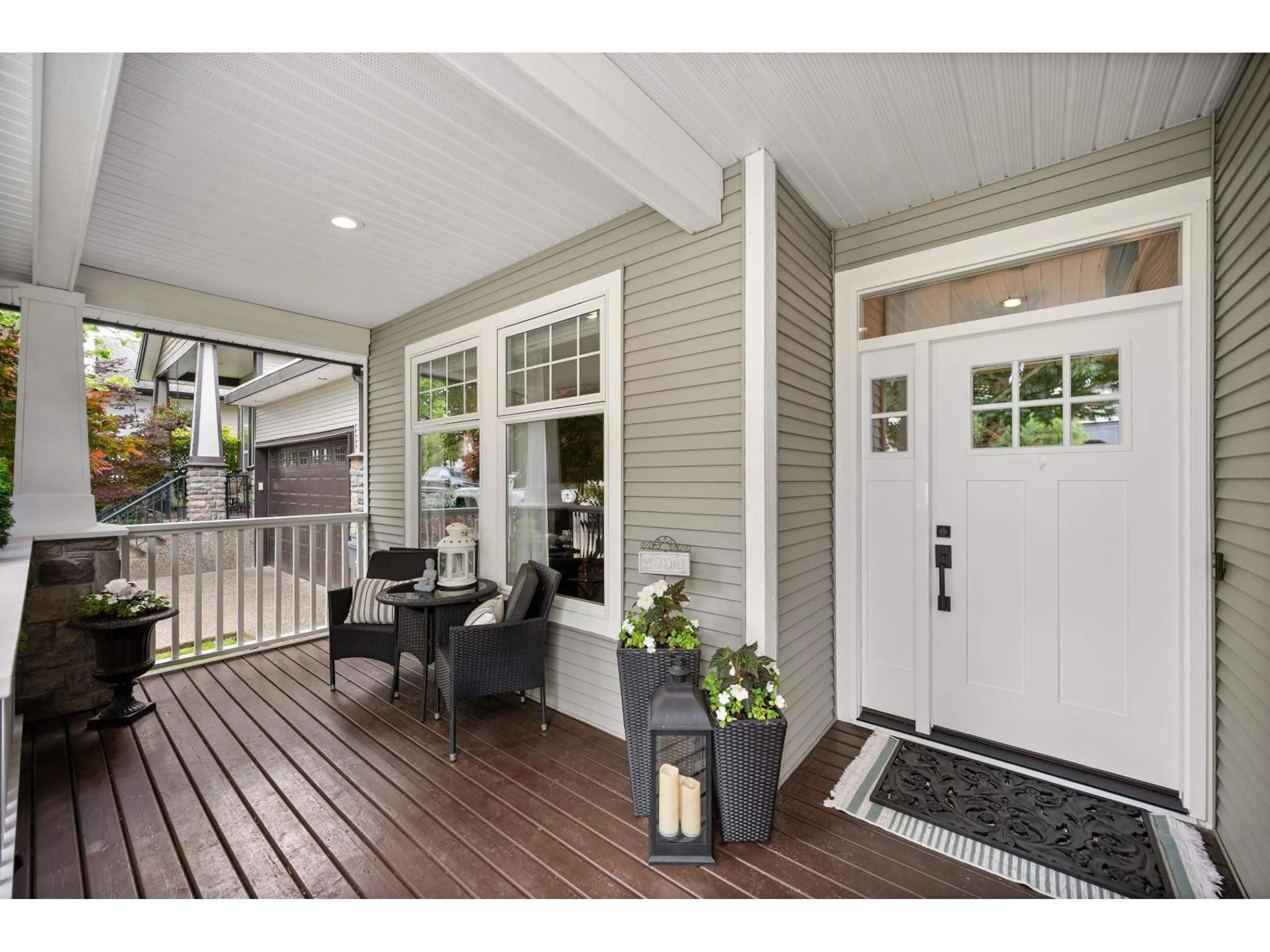 Indoor entryway for 18962 70B AVE AVENUE, Surrey British Columbia V4N5M6