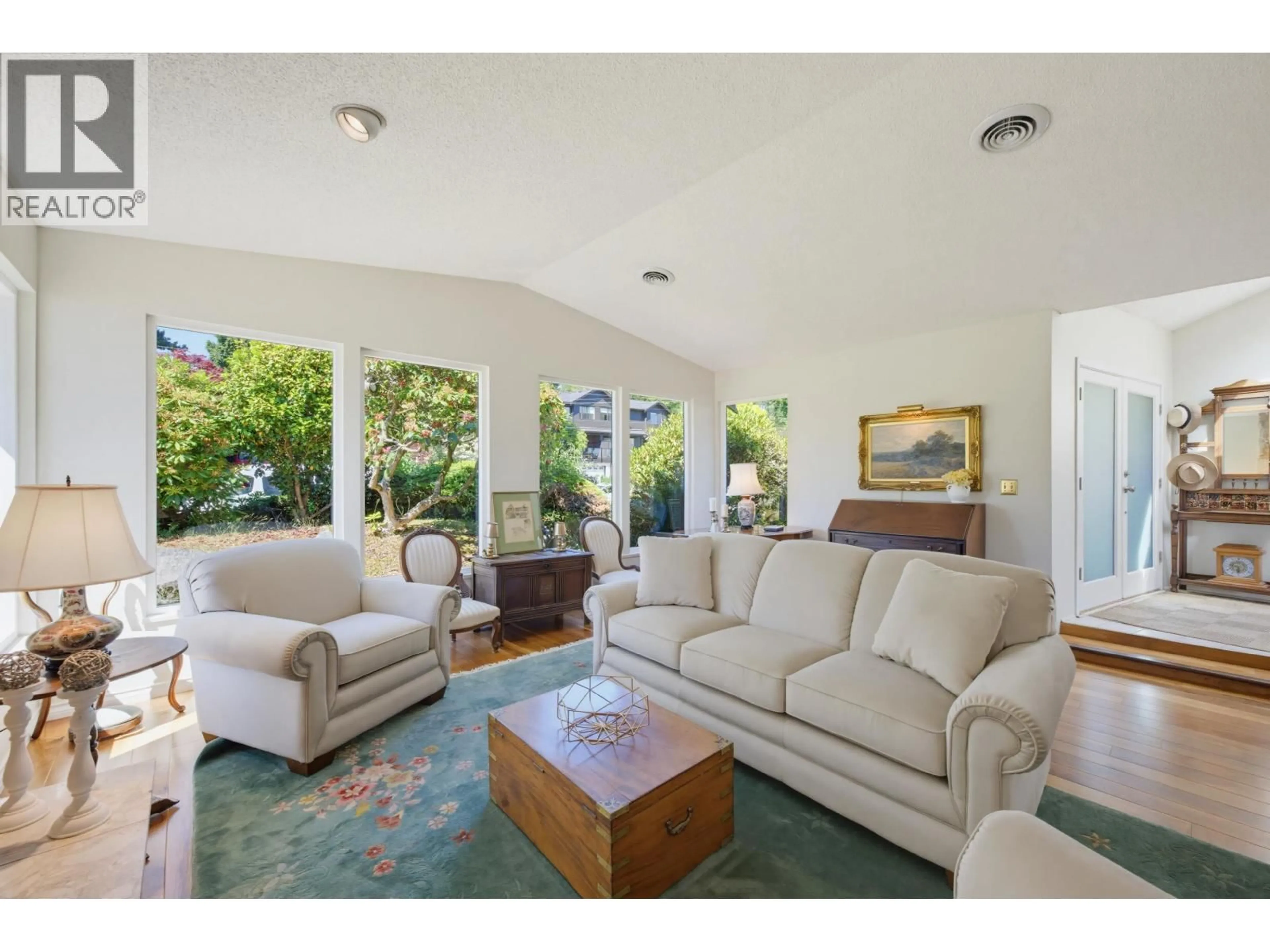 Living room with furniture, unknown for 1151 SKANA DRIVE, Delta British Columbia V4M2L2