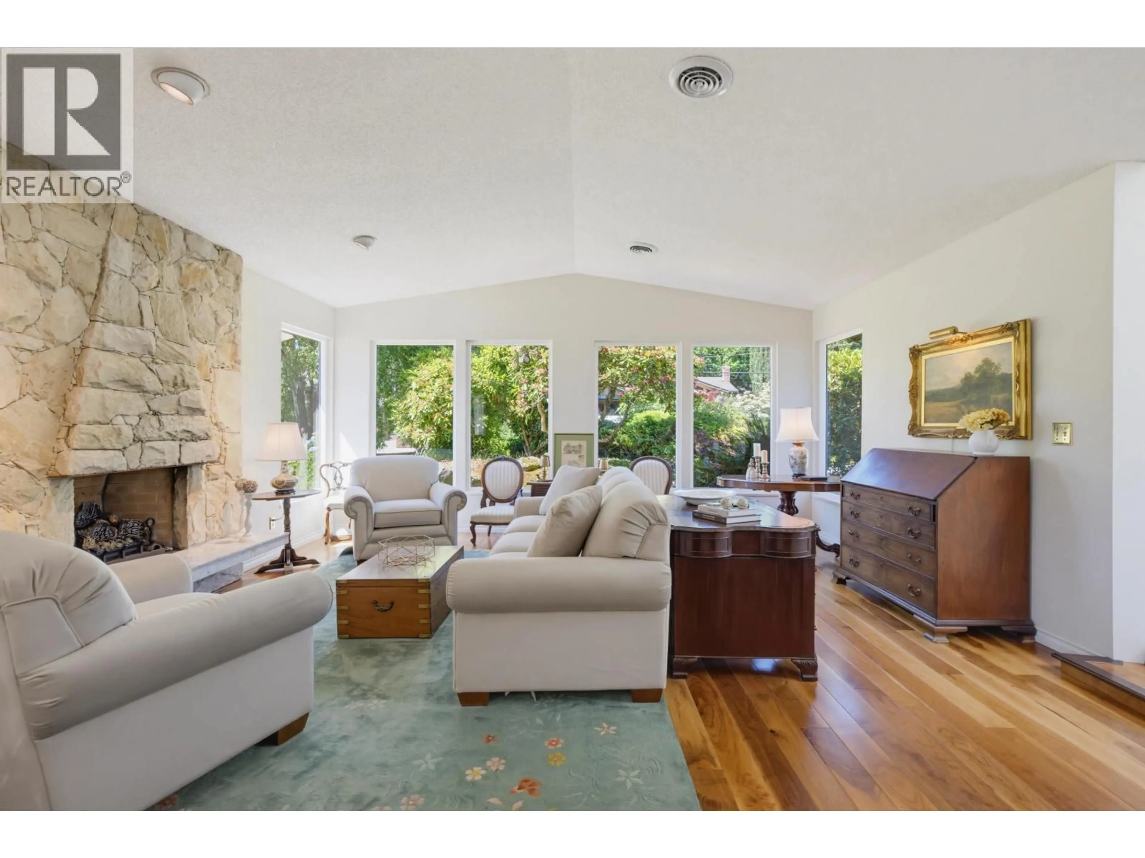 Living room with furniture, unknown for 1151 SKANA DRIVE, Delta British Columbia V4M2L2