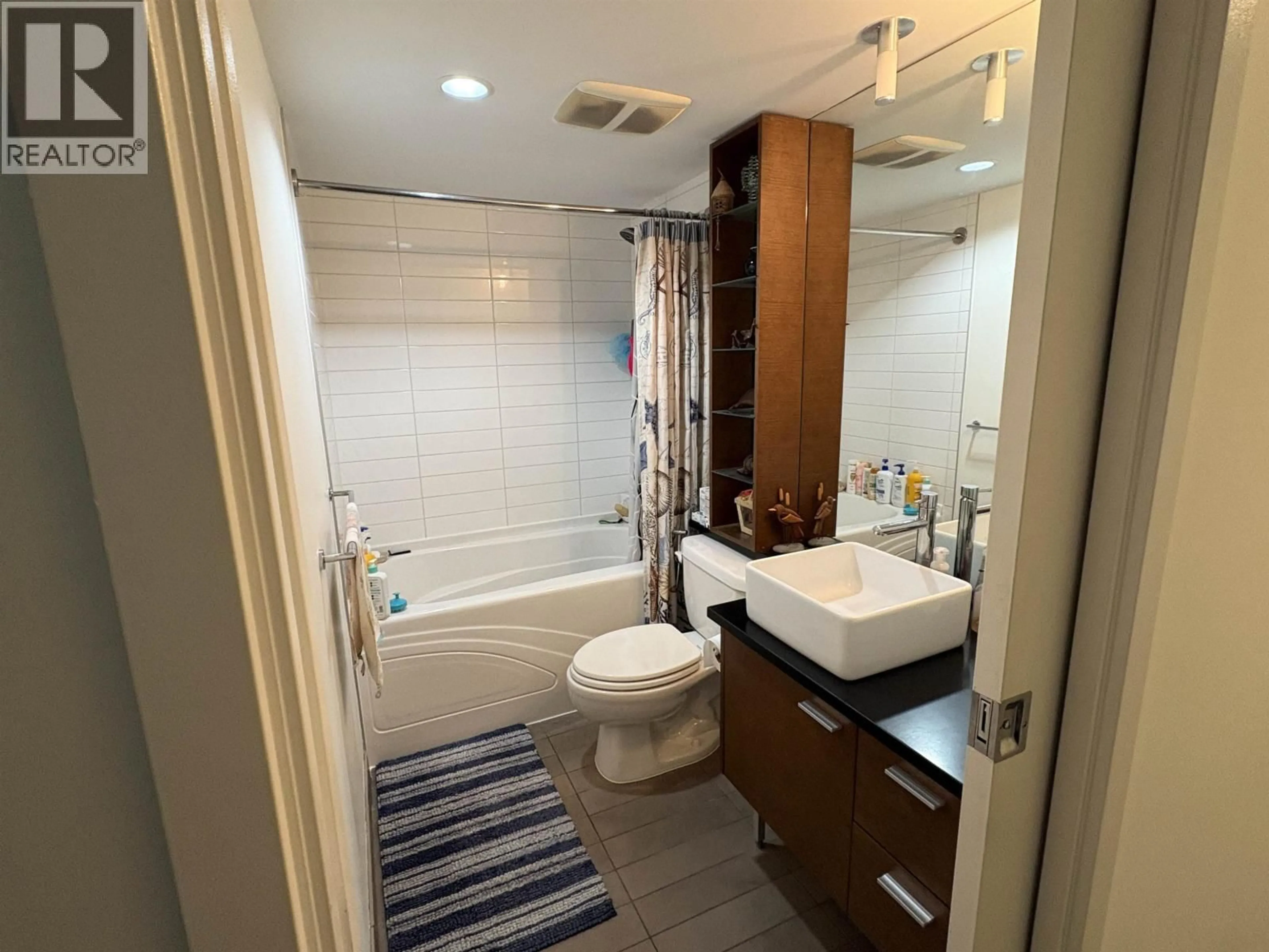 Standard bathroom, unknown for 1106 - 980 COOPERAGE WAY, Vancouver British Columbia V6B0C3