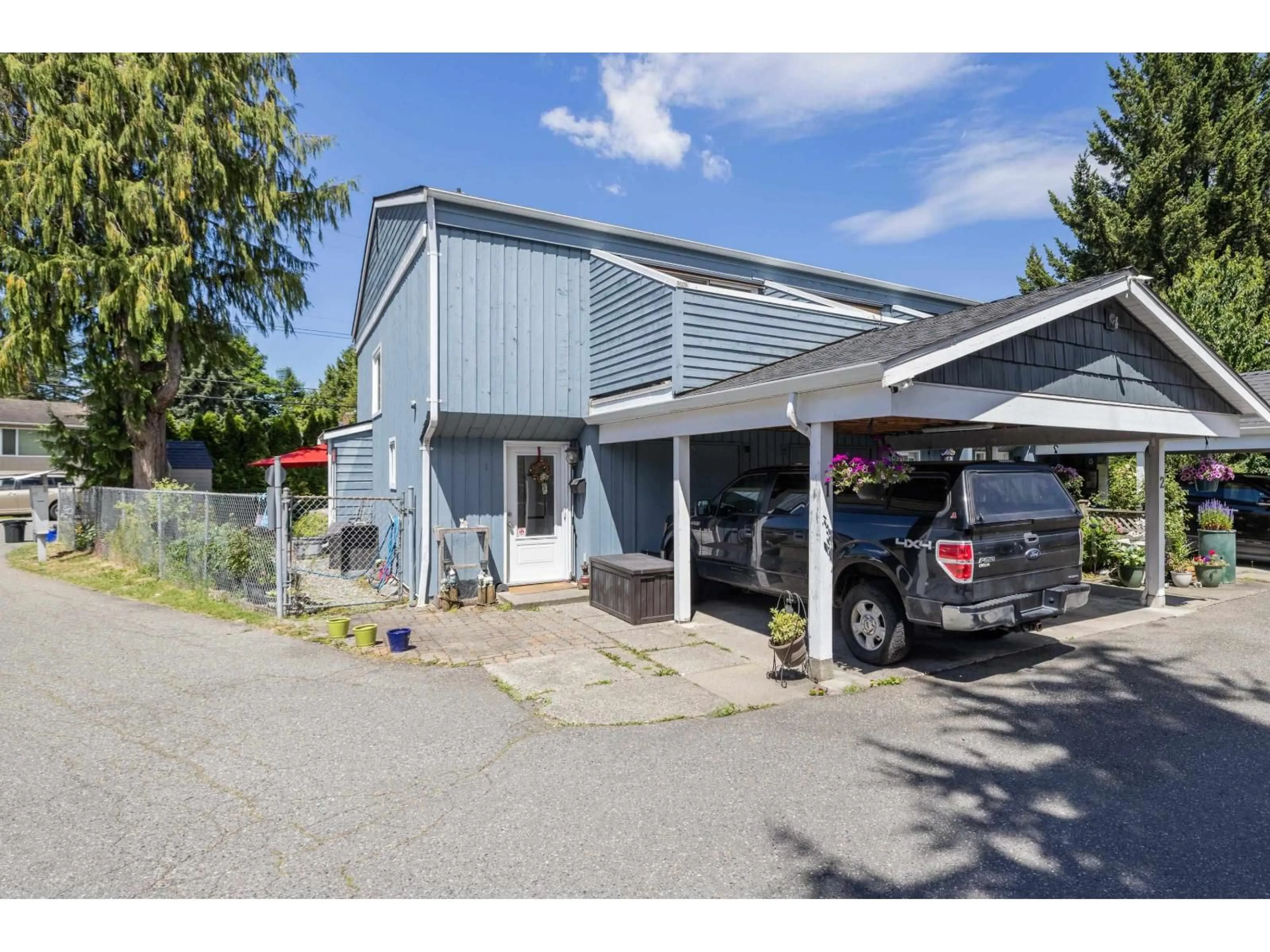 Indoor garage for 1 - 3168 268 STREET, Langley British Columbia V4W3S1