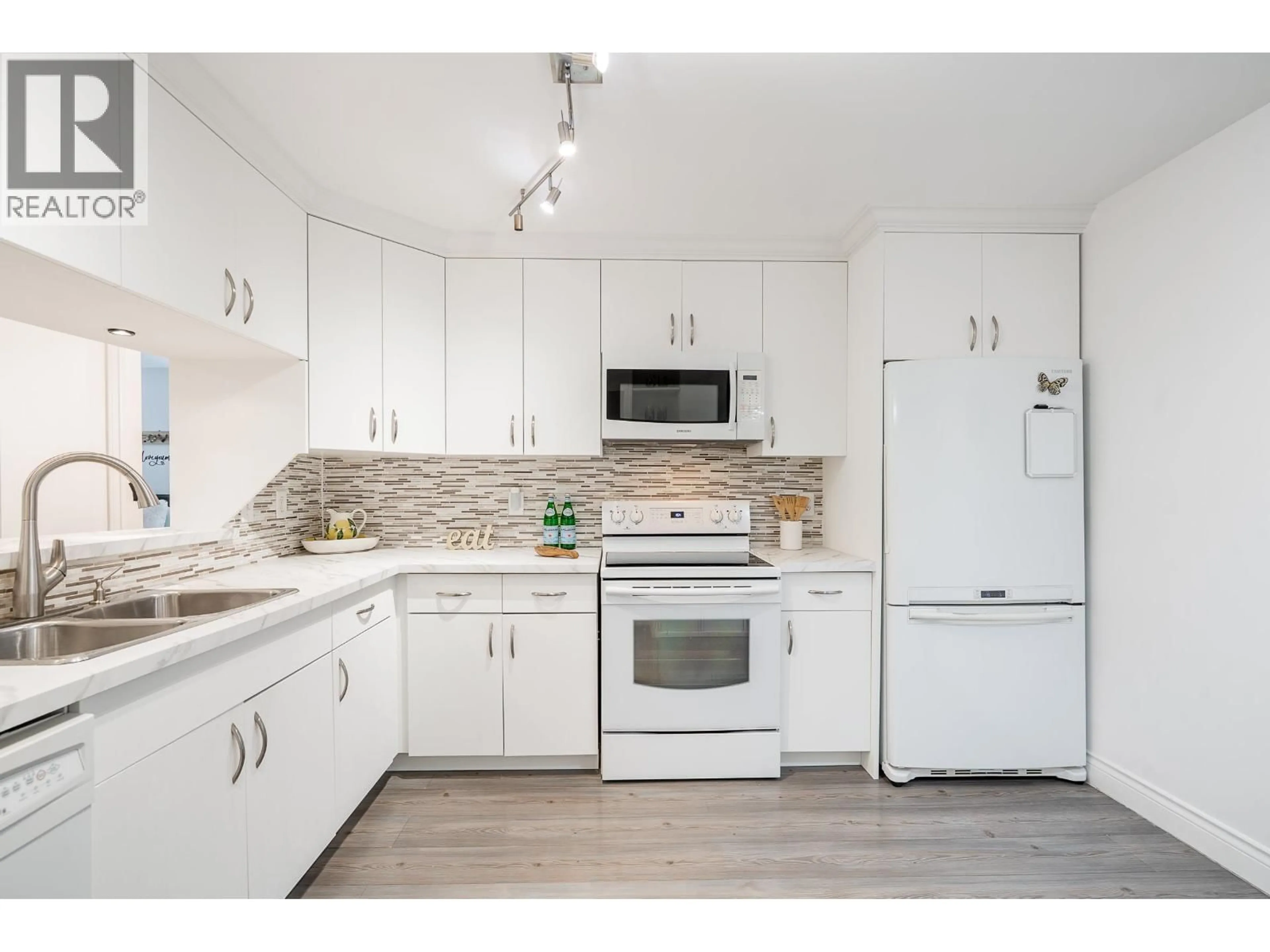 Standard kitchen, unknown for 202 - 3075 PRIMROSE LANE, Coquitlam British Columbia V3B7S2