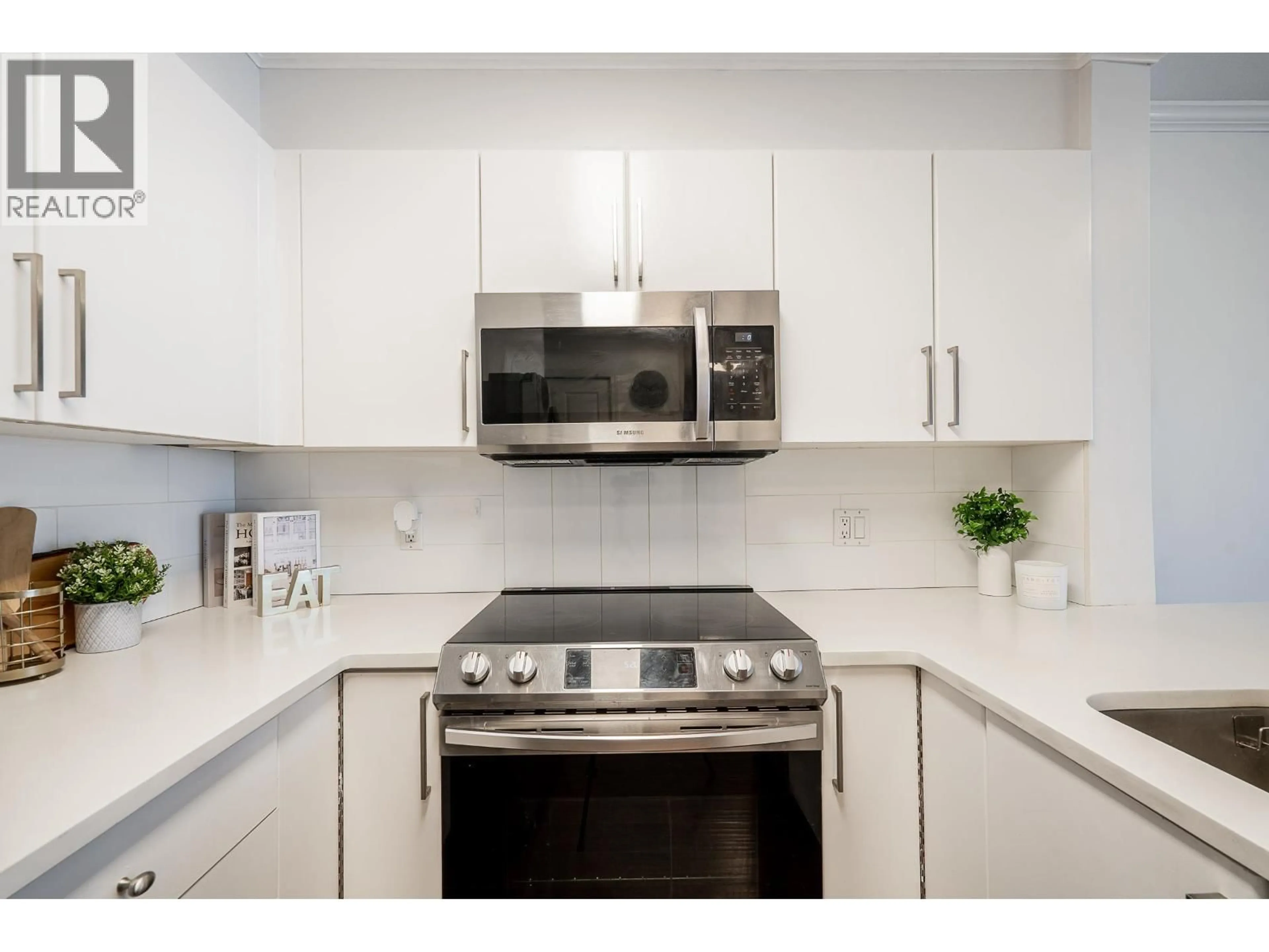 Standard kitchen, ceramic/tile floor for 204 - 260 NEWPORT DRIVE, Port Moody British Columbia V3H5C6