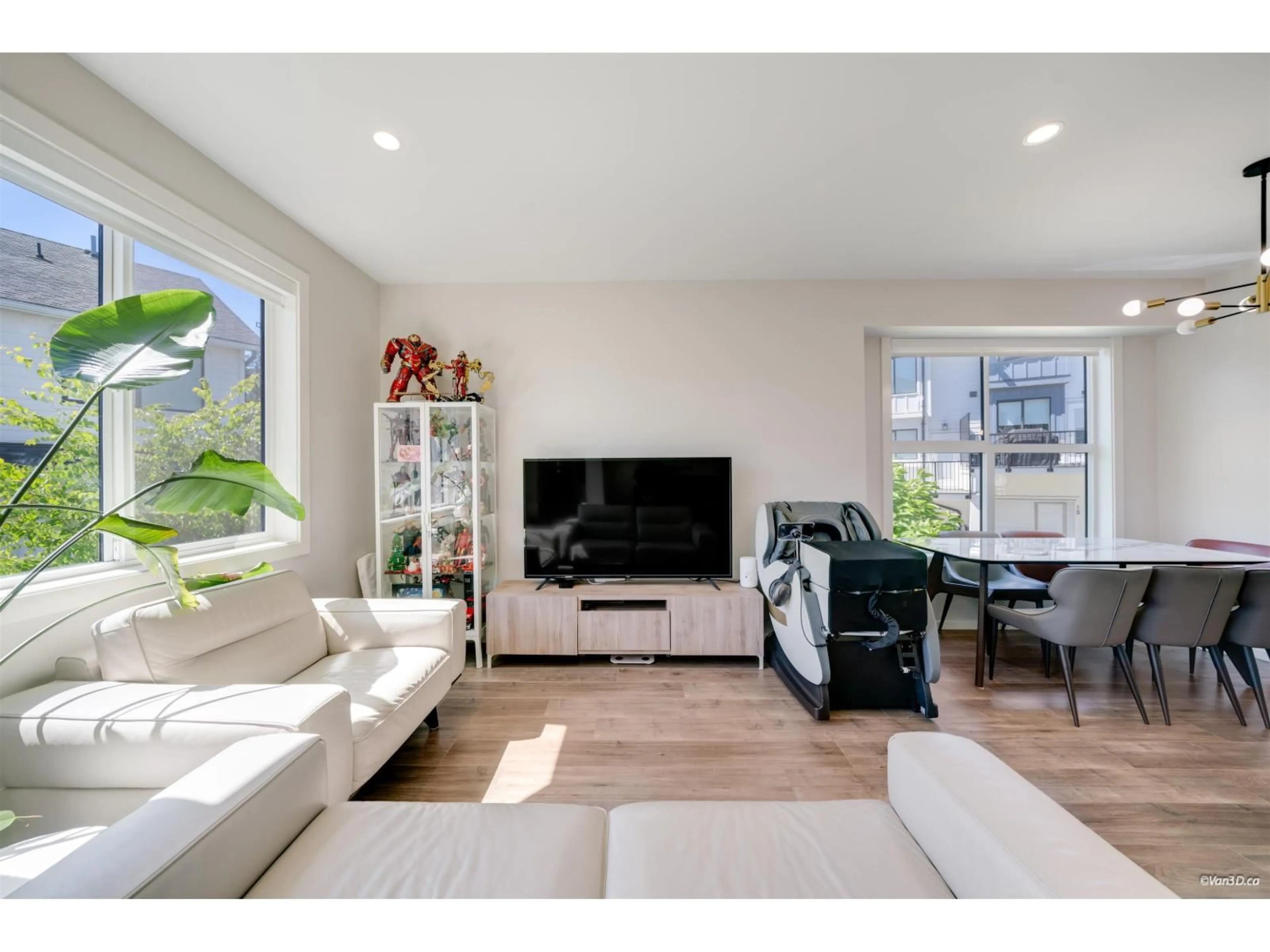 Living room with furniture, wood/laminate floor for 9 - 1871 165A STREET, Surrey British Columbia V3Z9N3