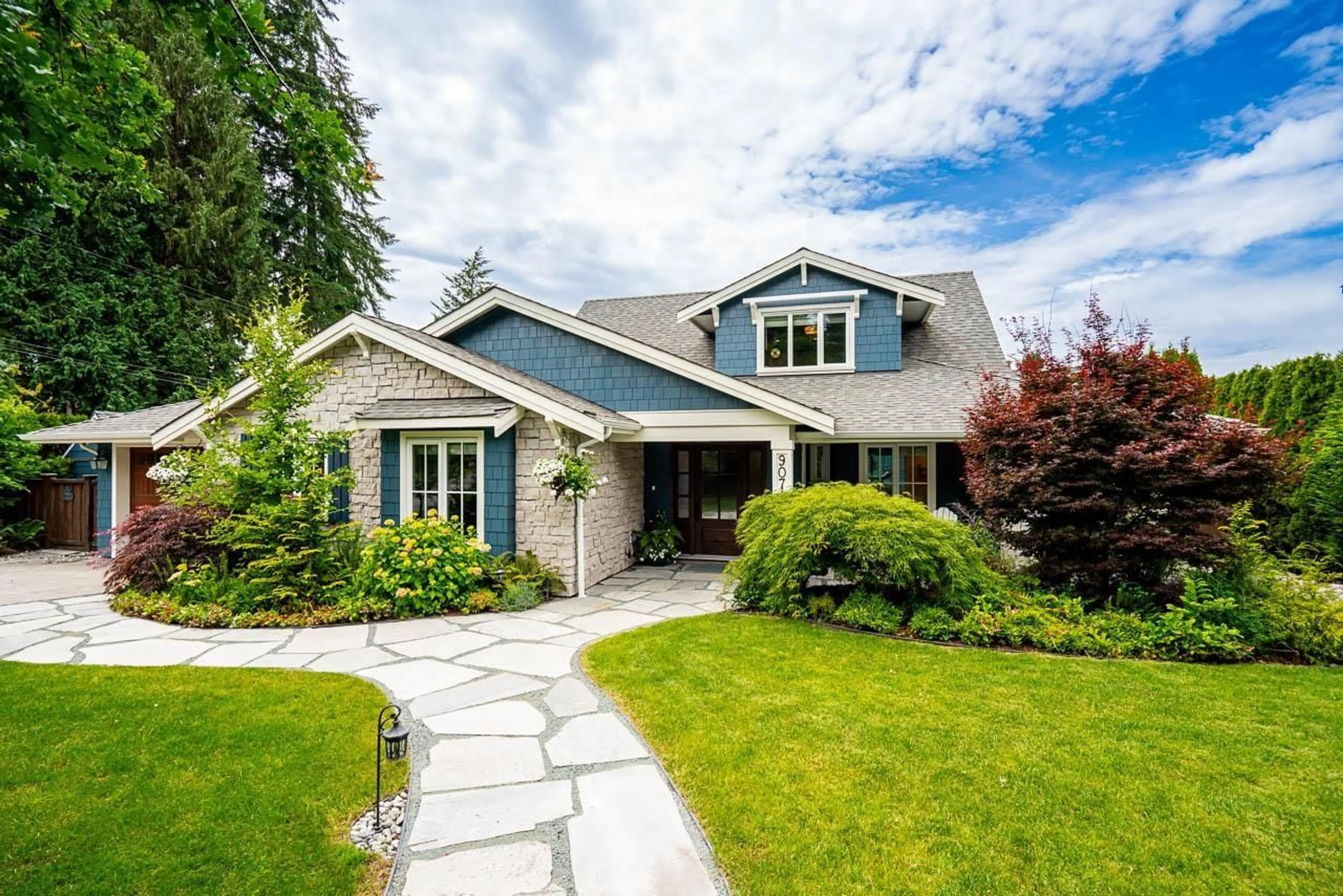 Home with vinyl exterior material, street for 9071 GAY STREET, Langley British Columbia V1M2S2