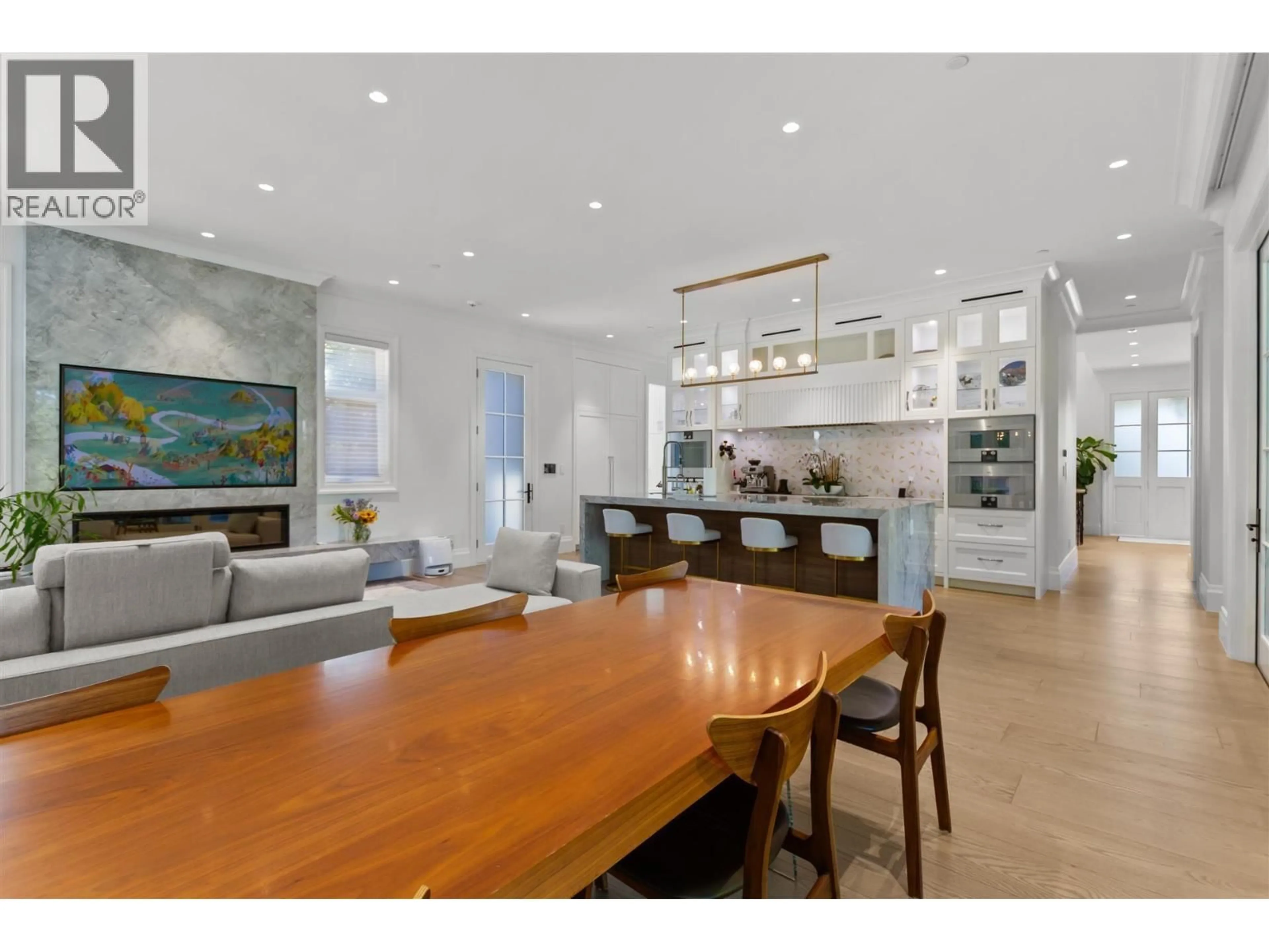 Open concept kitchen, wood/laminate floor for 1341 MATTHEWS AVENUE, Vancouver British Columbia V6H1W7